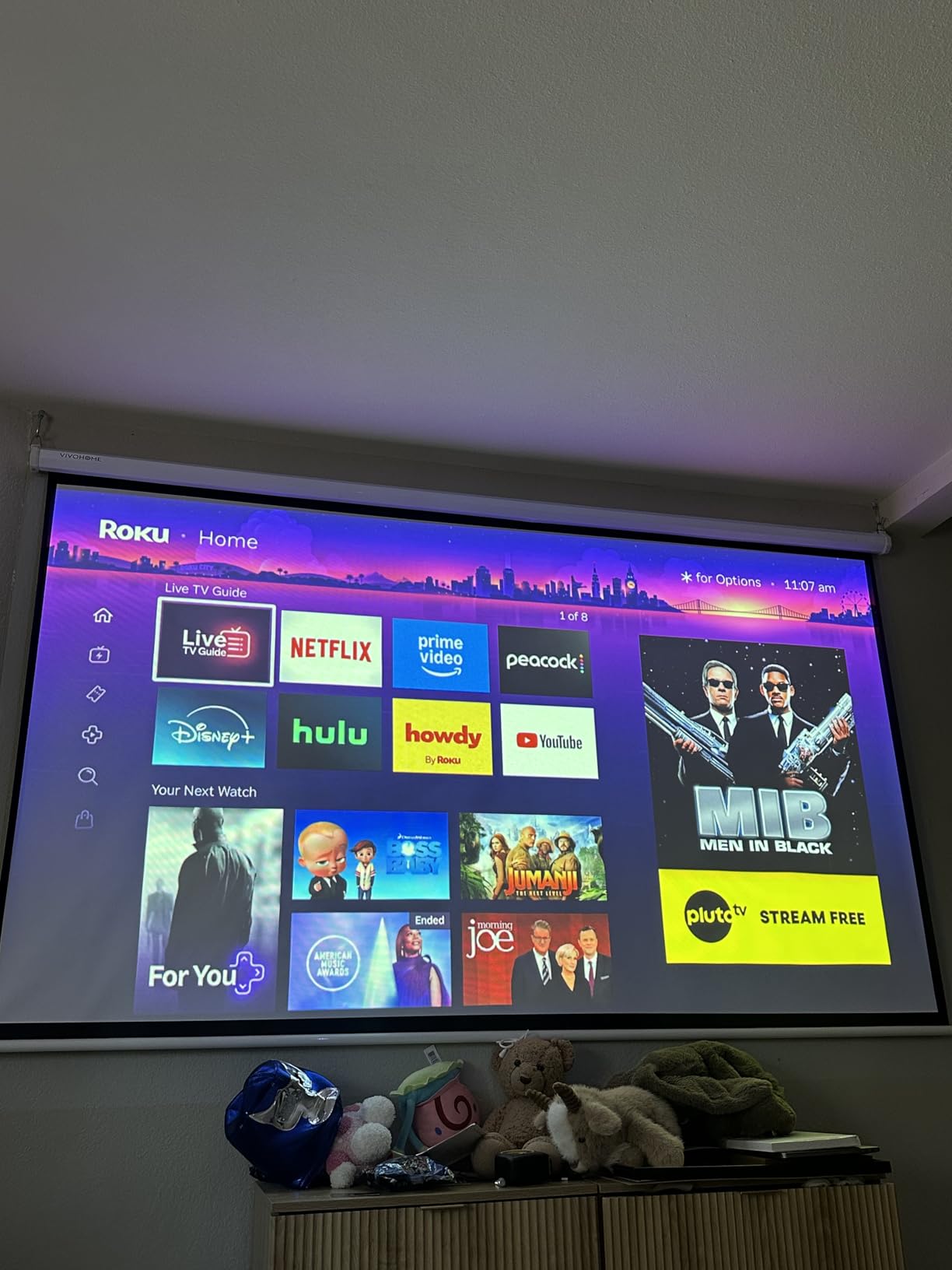 VIVOHOME 100 Inch 16:9 Pull Down Projector Screen, White | Manual Retractable 4K Projection Screen for Home Theater, Roll Up ALR Movie Screen for Ceiling and Wall Mount customer photo 1