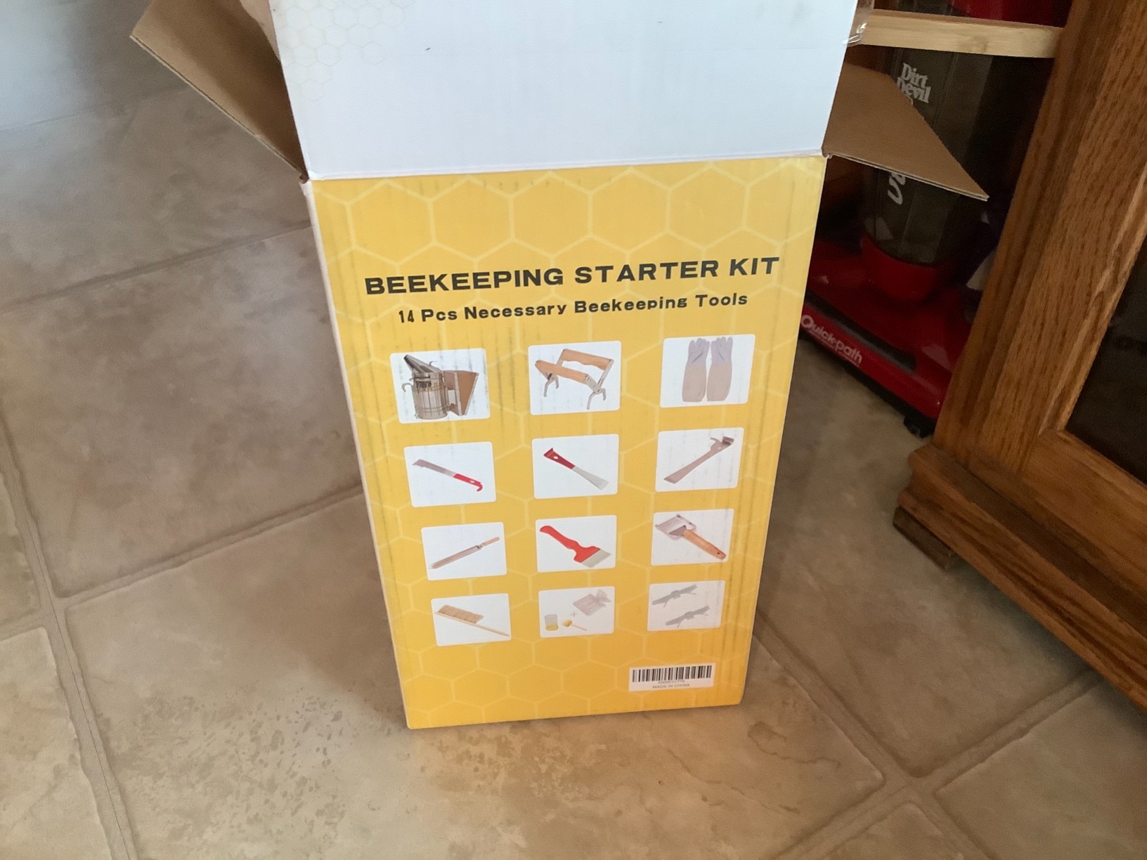 BeeCastle 14 Pcs Beekeeping Tools Starter Kit, Bee Keeping Supplies-All Bee Hive Tools Kit with Organizer Tote and Beekeeping Gloves for Beginners and pro Beekeepers customer photo 2