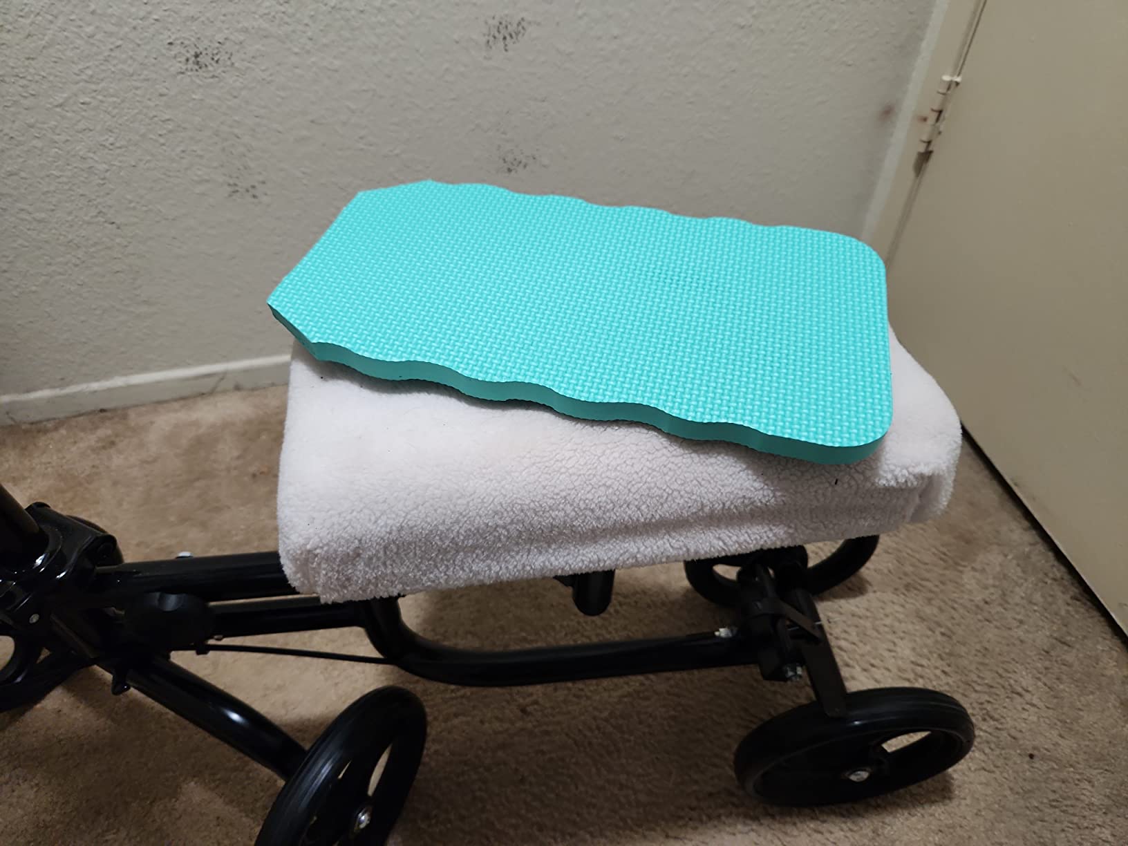 BodyMed Knee Walker, Steerable for Foot Injuries - Adjustable Scooter with Dual Brakes, Detachable Metal Basket & Cushioned Pad - Better Alternative to Crutches for Leg Recovery customer photo 2