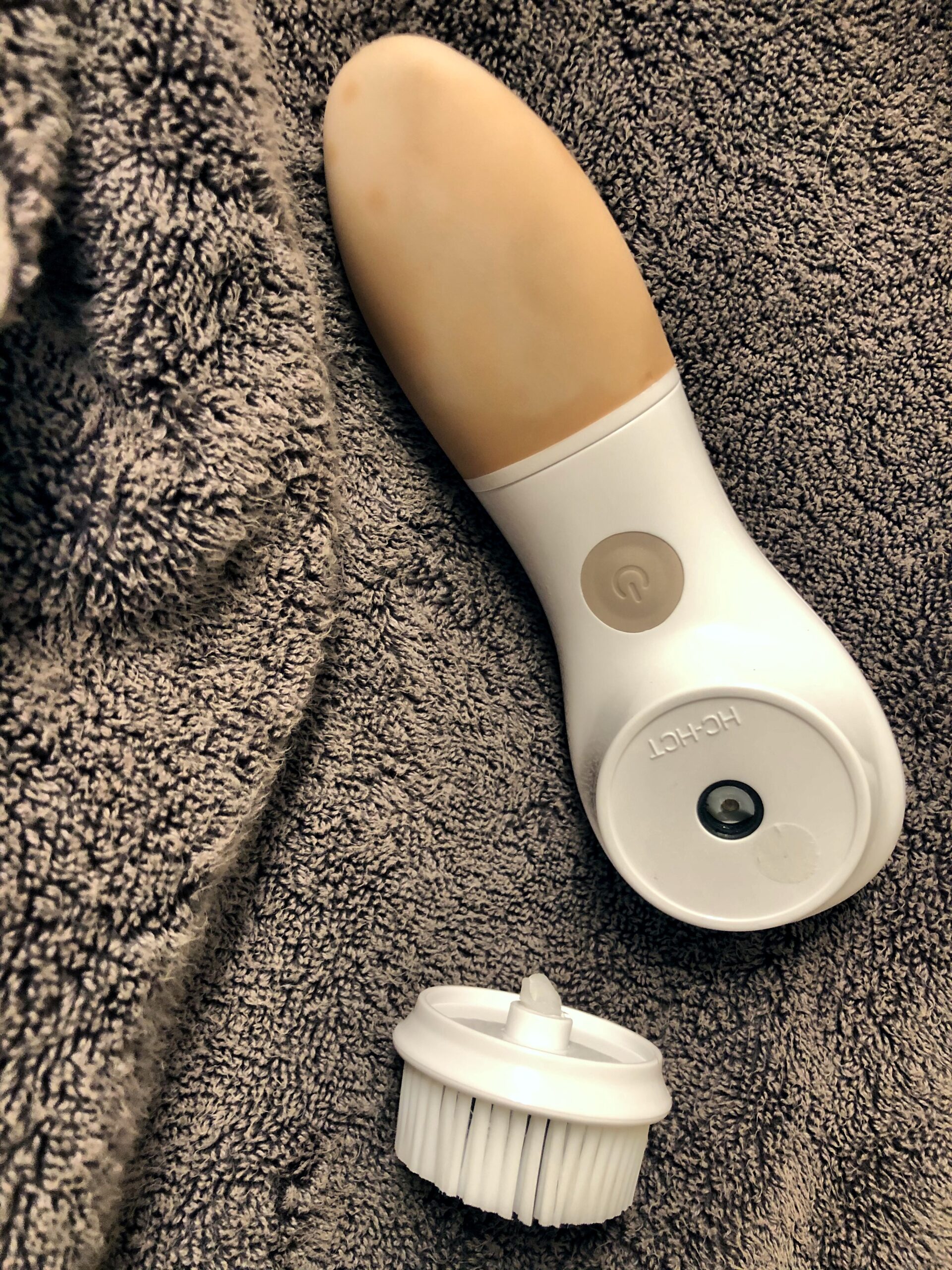 Vanity Planet Raedia Facial Cleansing Brush - Electric Facial Cleansing Brush with 4 Exfoliating Brush Heads - Waterproof, Handheld, Lightweight for Face Scrubber and Exfoliating Face - Warm Grey customer photo 2