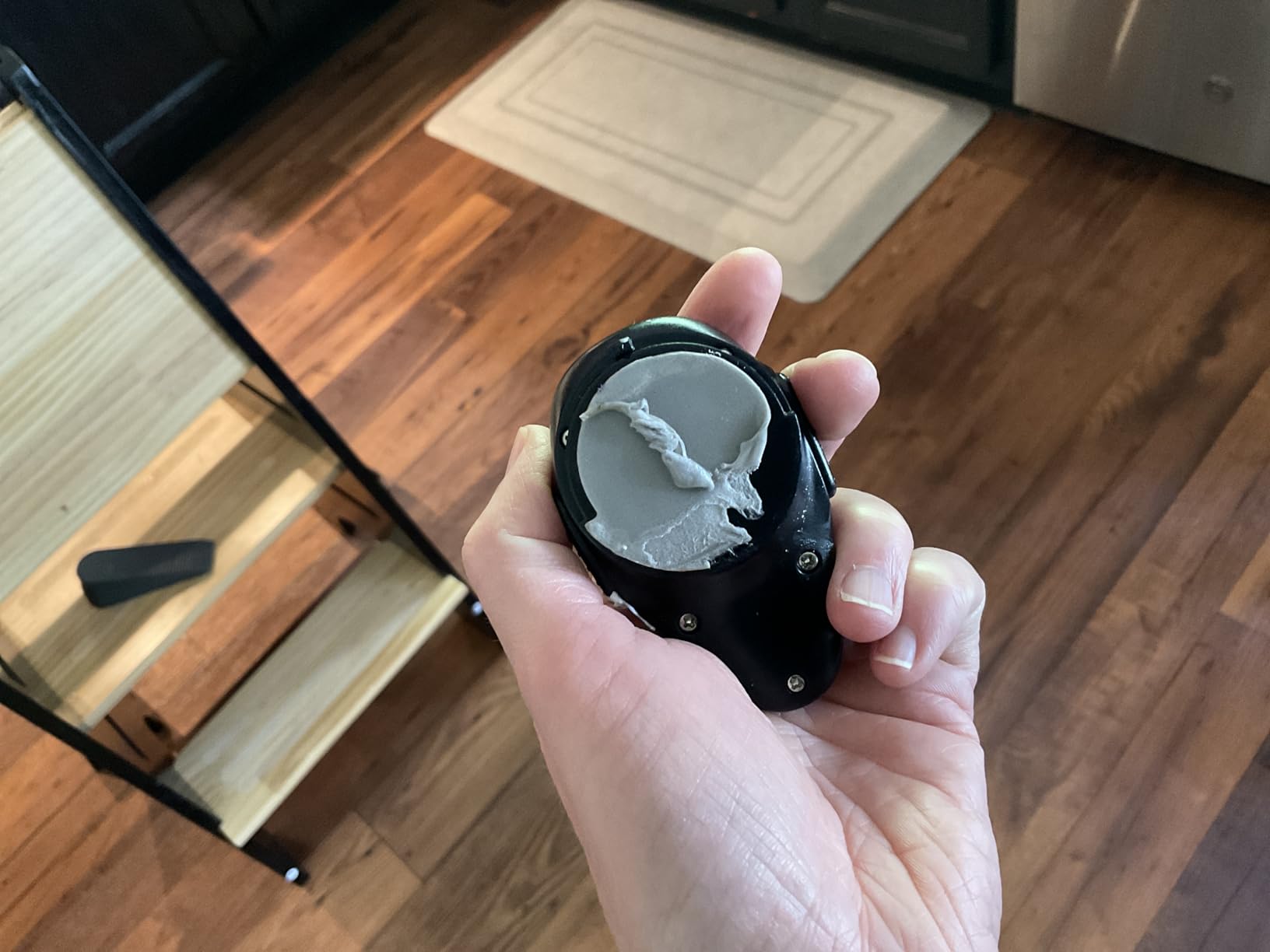 BeeGo Oven Lock - Mom's Choice Awards Gold | Child Safety Baby Proofing Lock for Oven, Stove & Microwave - Self-Adhesive, Heat-Resistant, No Drill, Easy Install (White, Flat Surfaces Only) customer photo 1