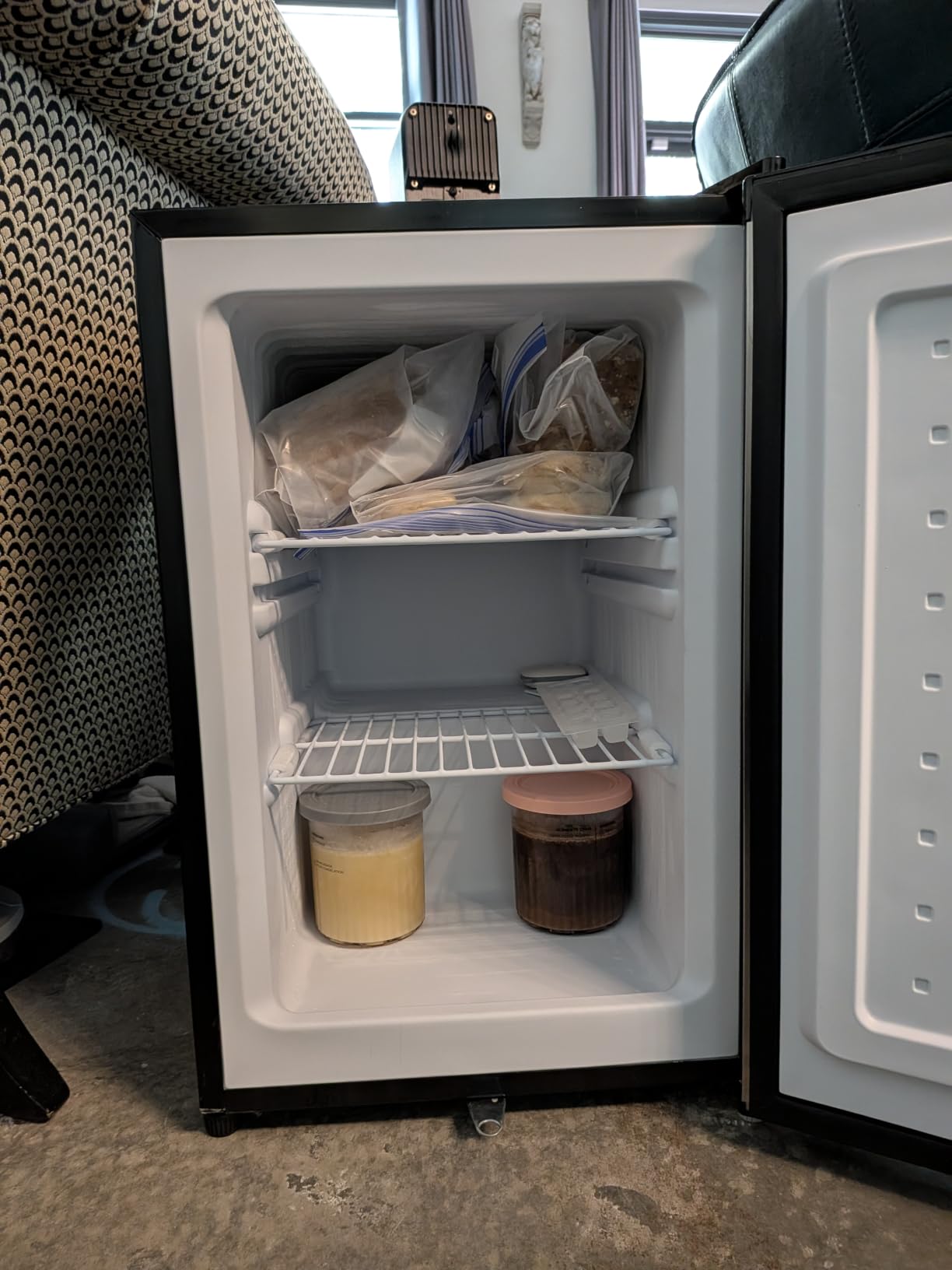 Whynter Upright Freezer/Fridge Convertible 3 Cu Ft Energy Star, CUF-301SS | Adjustable Thermostat and Security Lock, Energy Star Rated, Reversible Door, Adds Compact Frozen Storage at Home customer photo 2