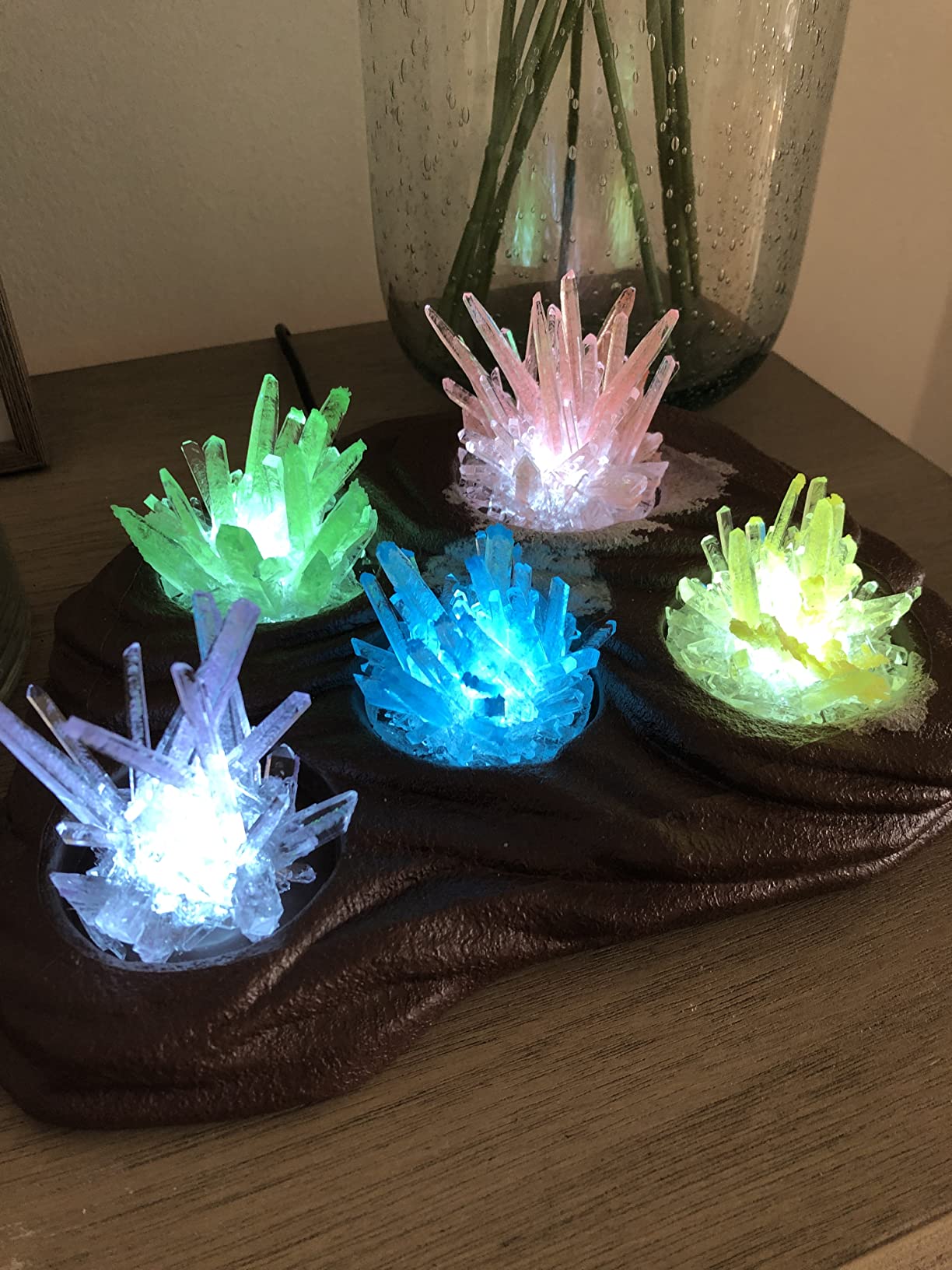 National Geographic Mega Crystal Growing Kit with 6 Crystals for Kids 8-12 | Glow-in-the-Dark Crystal, Light-Up Night Display, 5 Additional Colors, Real Crystal Specimens, Science Kit, Birthday Gift customer photo 1