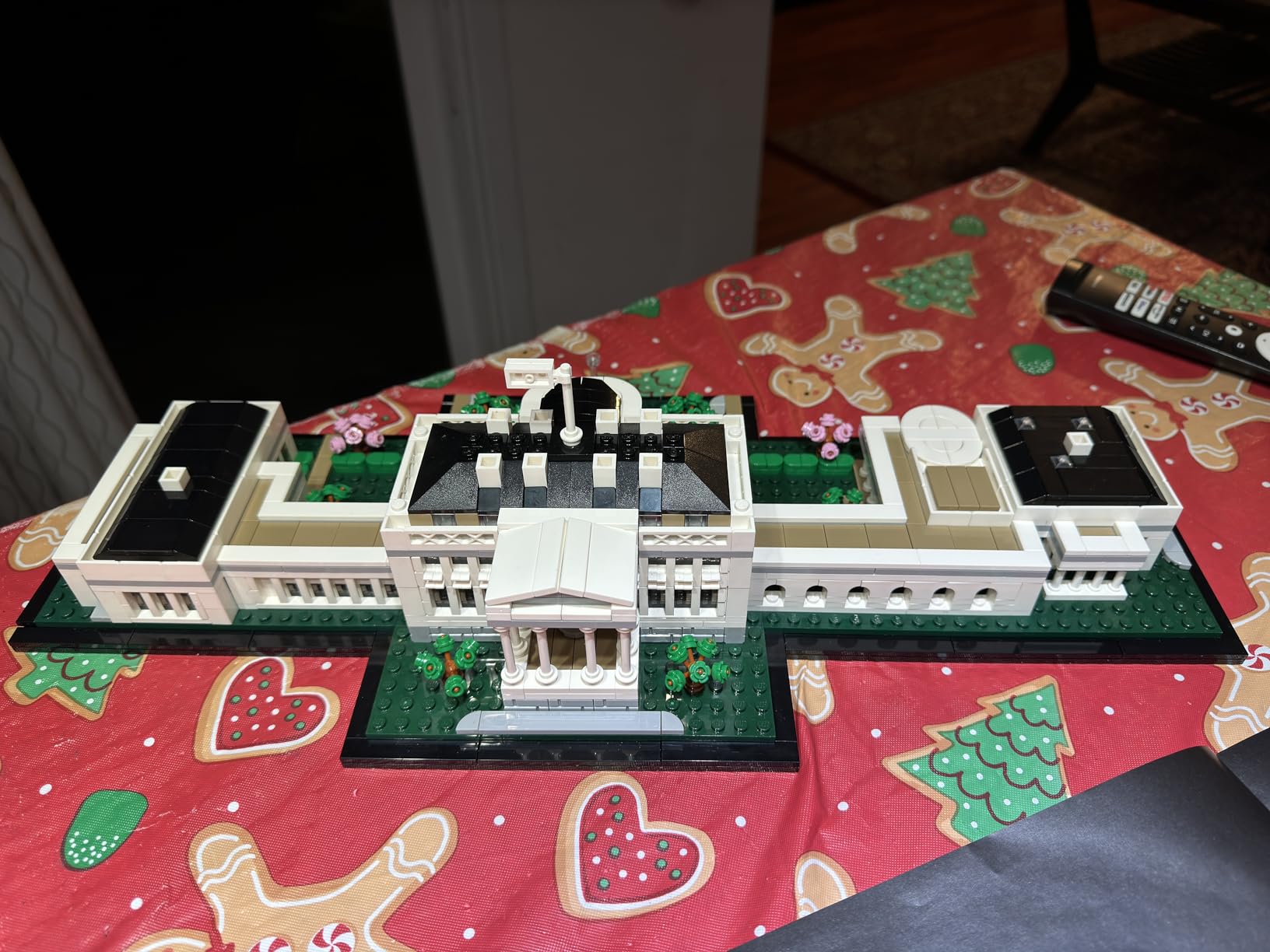 LEGO Architecture Collection: The White House 21054 - Model Building Kit, Creative Set for Adults and Teens, Energizing DIY Project, Iconic Presidential Office, Great Collectible Gift for Father's Day customer photo 2