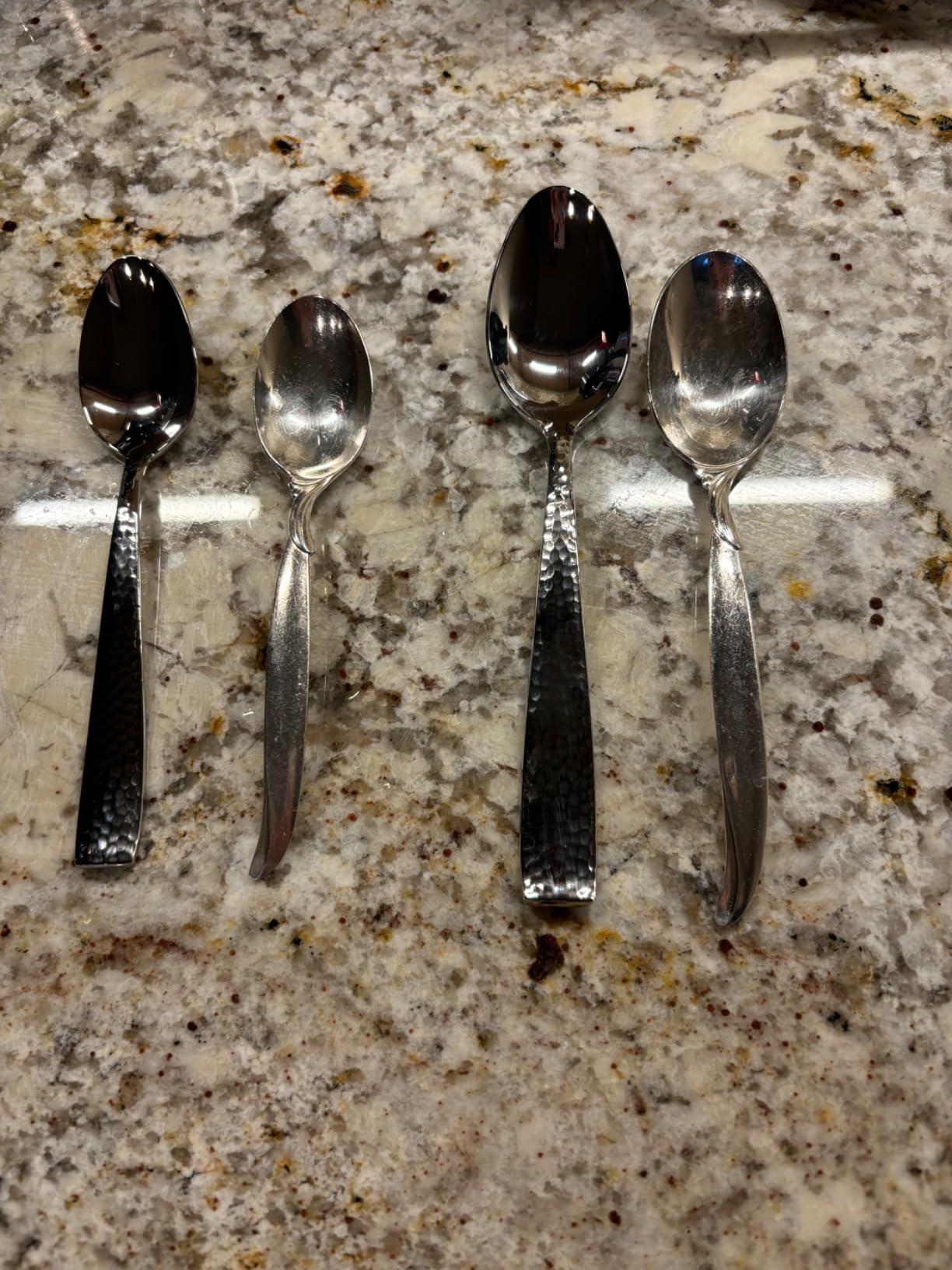 Hudson Essentials 40-Piece Hammered Stainless Steel 18/10 Flatware Silverware Set, Service for 8 customer photo 2