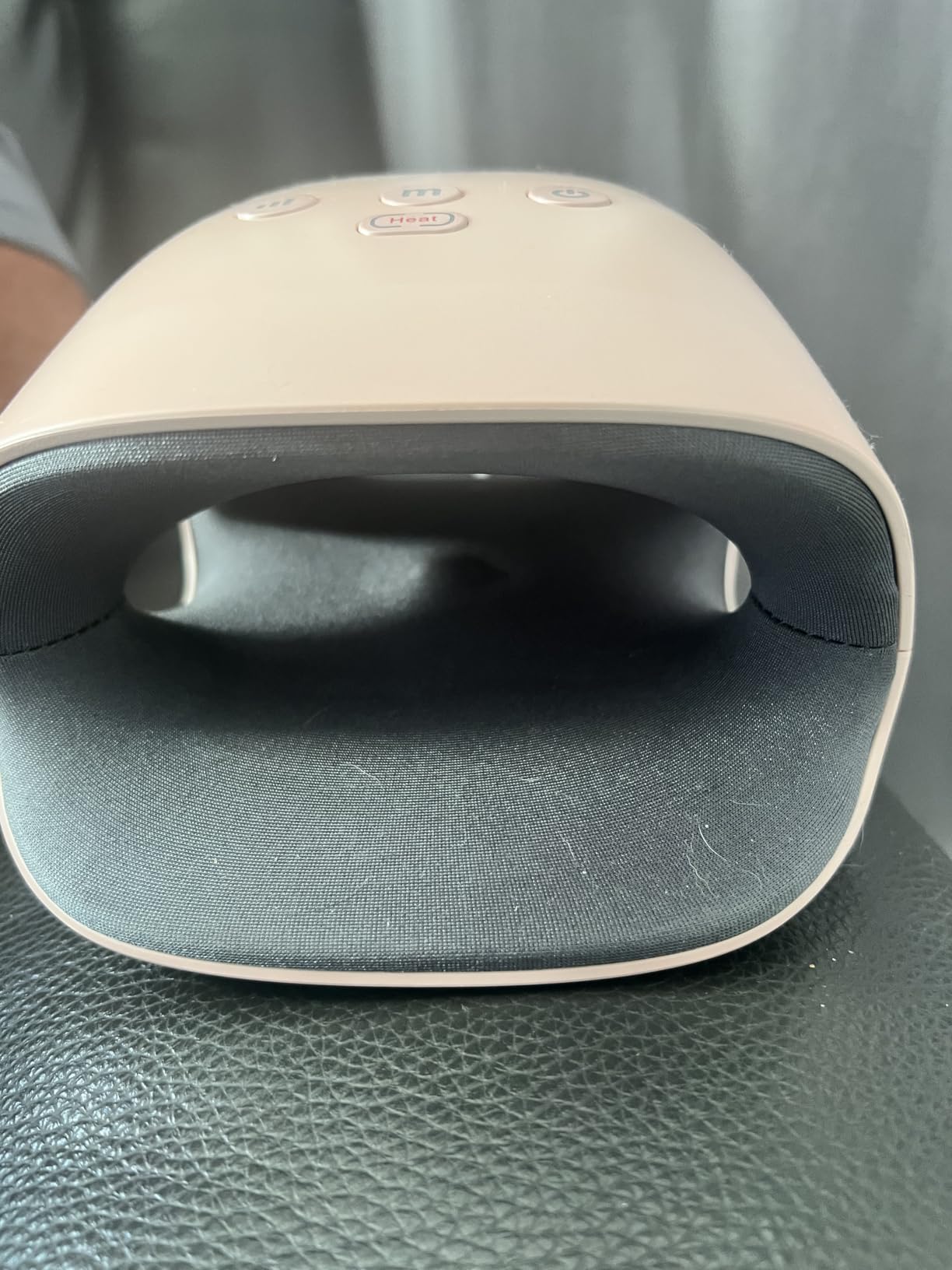 CINCOM Hand Massager with Heat & Compression, Cordless Rechargeable Hand Massager Relaxing Gifts for Women, Mom, Wife(White) customer photo 1