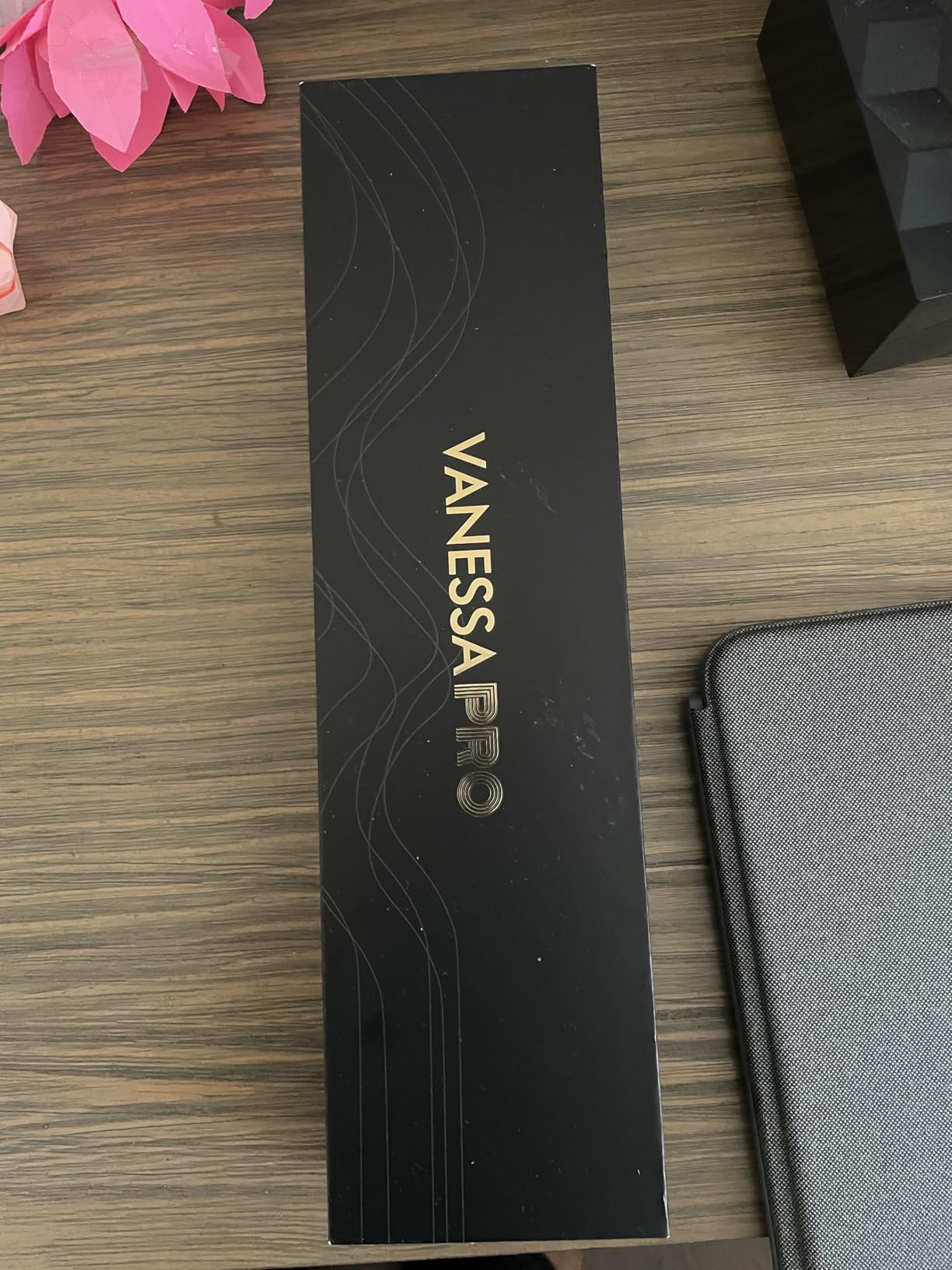 VANESSA PRO Flat Iron Hair Straightener, 100% Pure Titanium Flat Iron for One Pass to Achieve a Sleek Look - 1 inch | Titanium Plates Infused with Argan Oil & Keratin customer photo 2