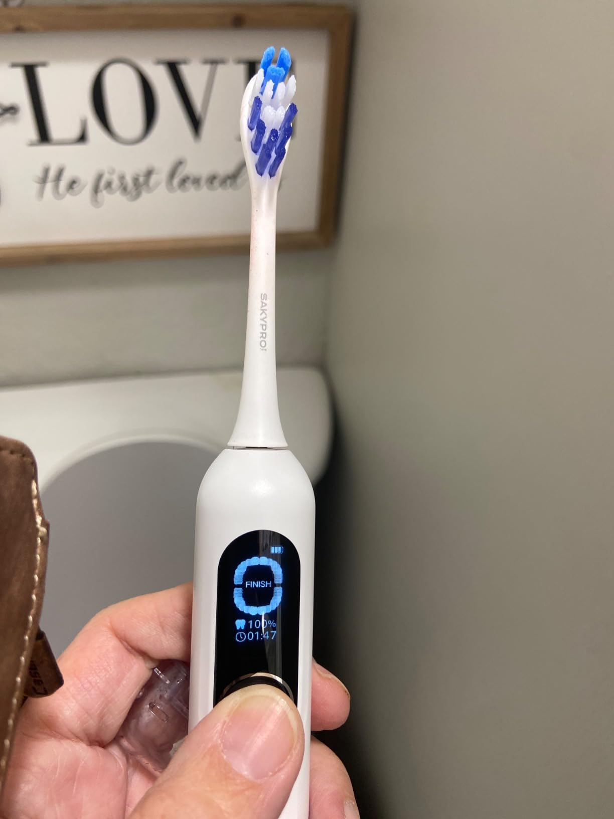 SAKYPRORAL Kids Electric Toothbrush for Boys Teens (6-15Y), Smart Screen with Brushing Score, Soft Bristles, Visual Timer for Braces, 150 Days Battery with Travel Case (Blue) customer photo 2