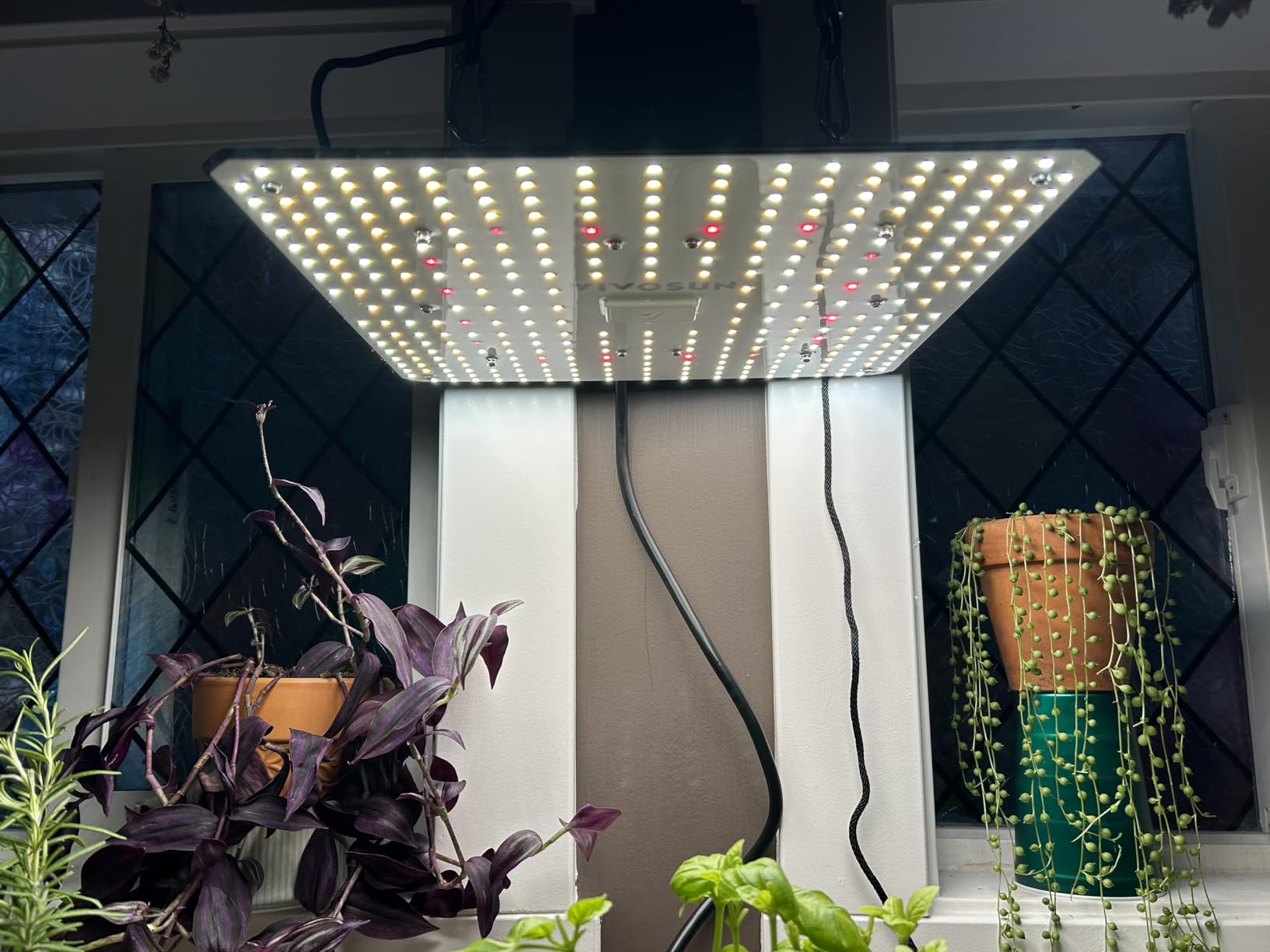 VIVOSUN LumaLight 400W LED Grow Light, Full Spectrum Plant Light, Smart Dimmable & High PPFD for Indoor Plants Seedling Vegetables Bloom, Fits 4x4/5x5 Grow Tents customer photo 2