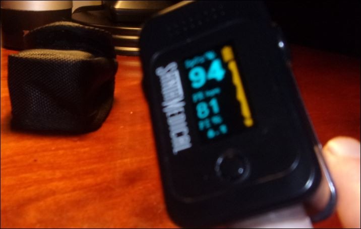 Santamedical Dual Color OLED Pulse Oximeter Fingertip Monitor (SpO2) | Blood Oxygen Saturation Monitor with Case, Batteries and Lanyard customer photo 1