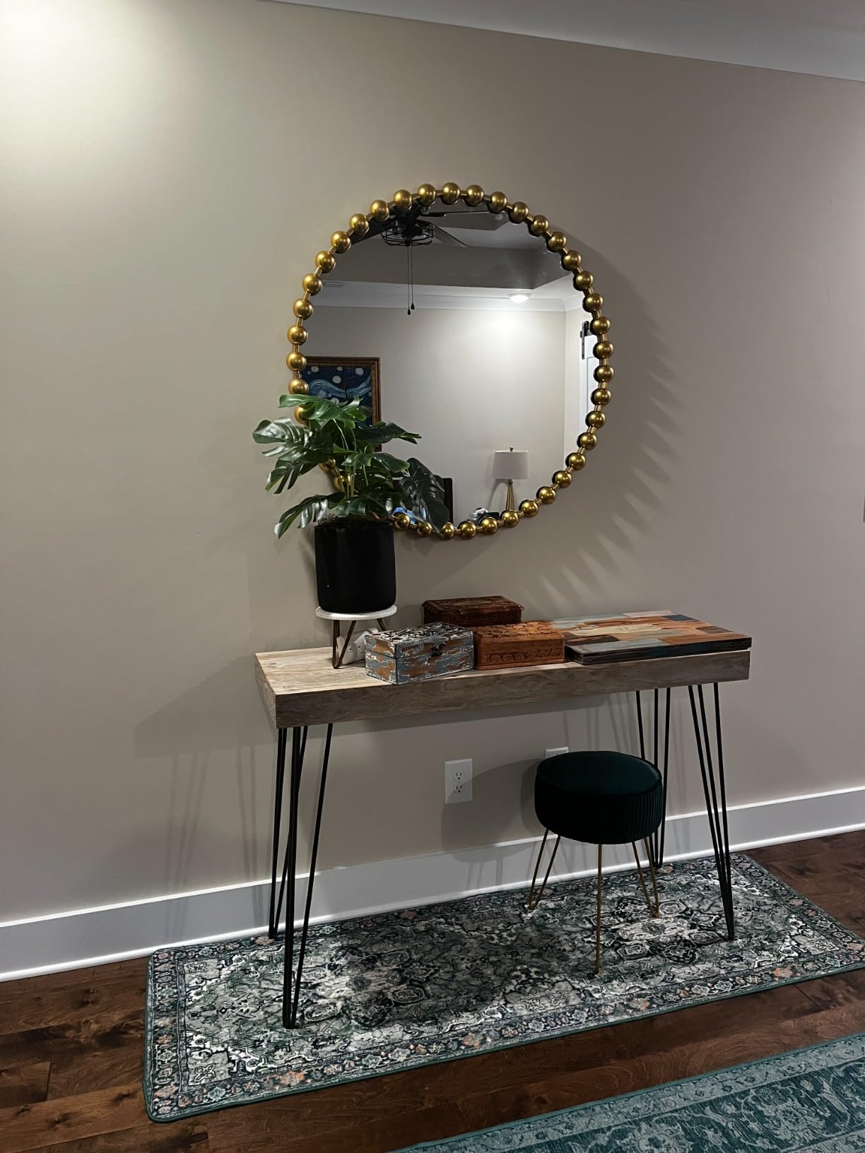 Madison Park 27 inch Gold Round Mirror, Round Mirrors for Wall Decor, Metal Frame Circle Mirrors for Bathroom, Living Room, Circle Wall Metal Art Mirror customer photo 2