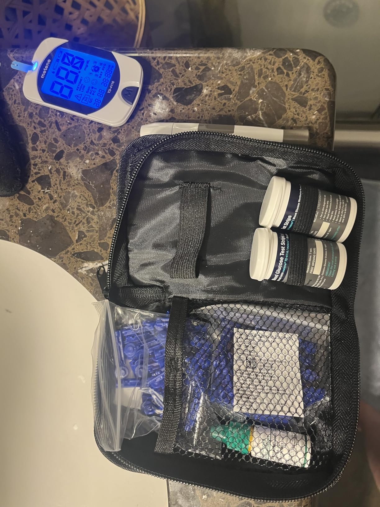 Metene TD-4116 Blood Glucose Monitor Kit, 100 Glucometer Strips, No Coding | 100 Lancets & Control Solution & Lancing Device, Blood Sugar Monitor Large Display, Blood Sugar Test Kit for Home Use customer photo 1