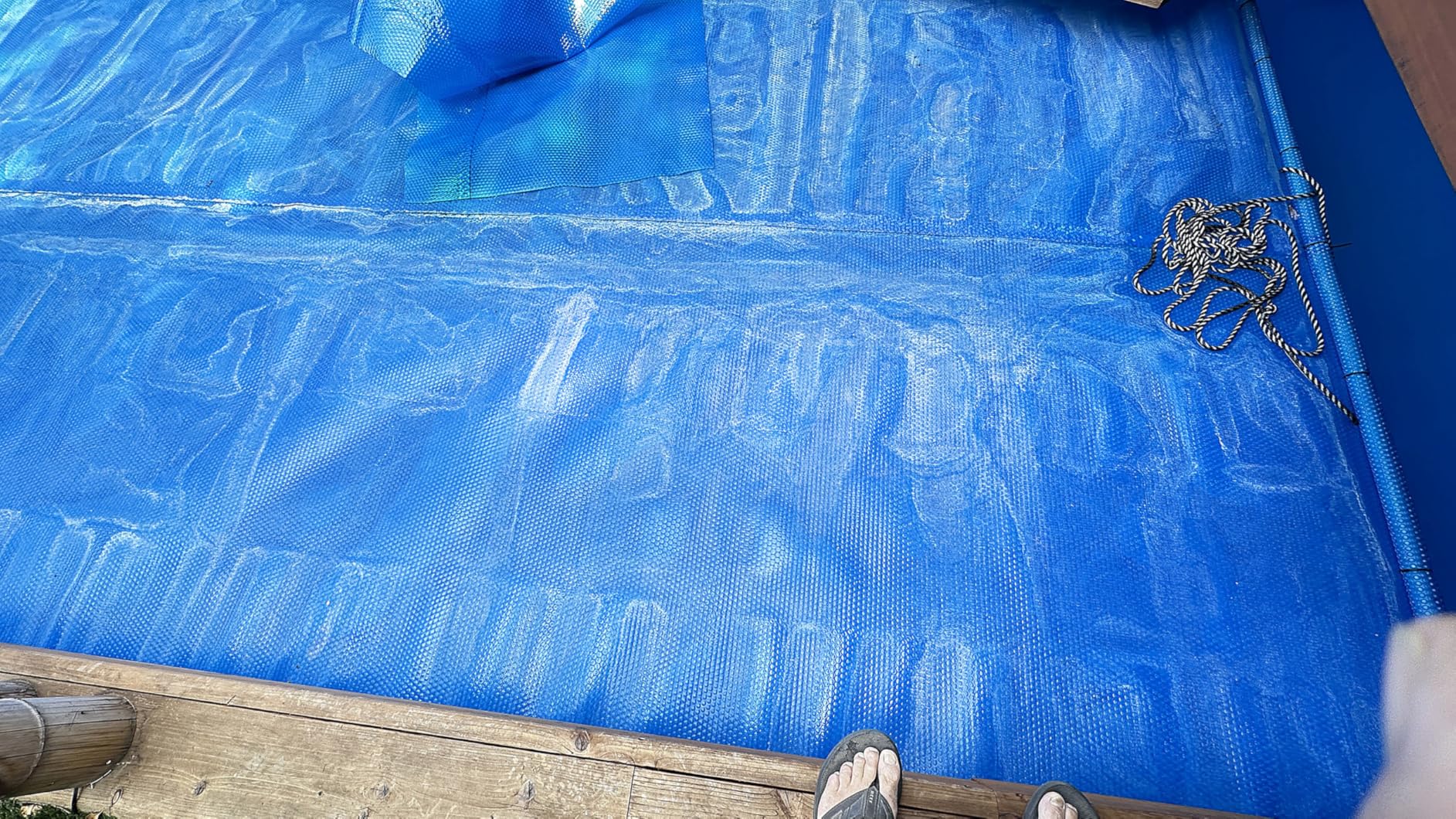 BigXwell Hot Tub Cover Spa Cover, 16-mil 6 x 6 Foot Square Solar Pool Cover Heavy-Duty Heat Retaining Solar Blanket Cover for Spa Hot Tub customer photo 1