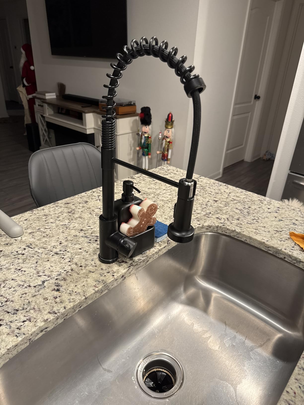 GIMILI Matte Black Touchless Kitchen Faucet Motion Sensor Activated Smart Hands Free Kitchen Faucets with Pull Down Sprayer Single Handle Spring Kitchen Sink Faucet customer photo 2