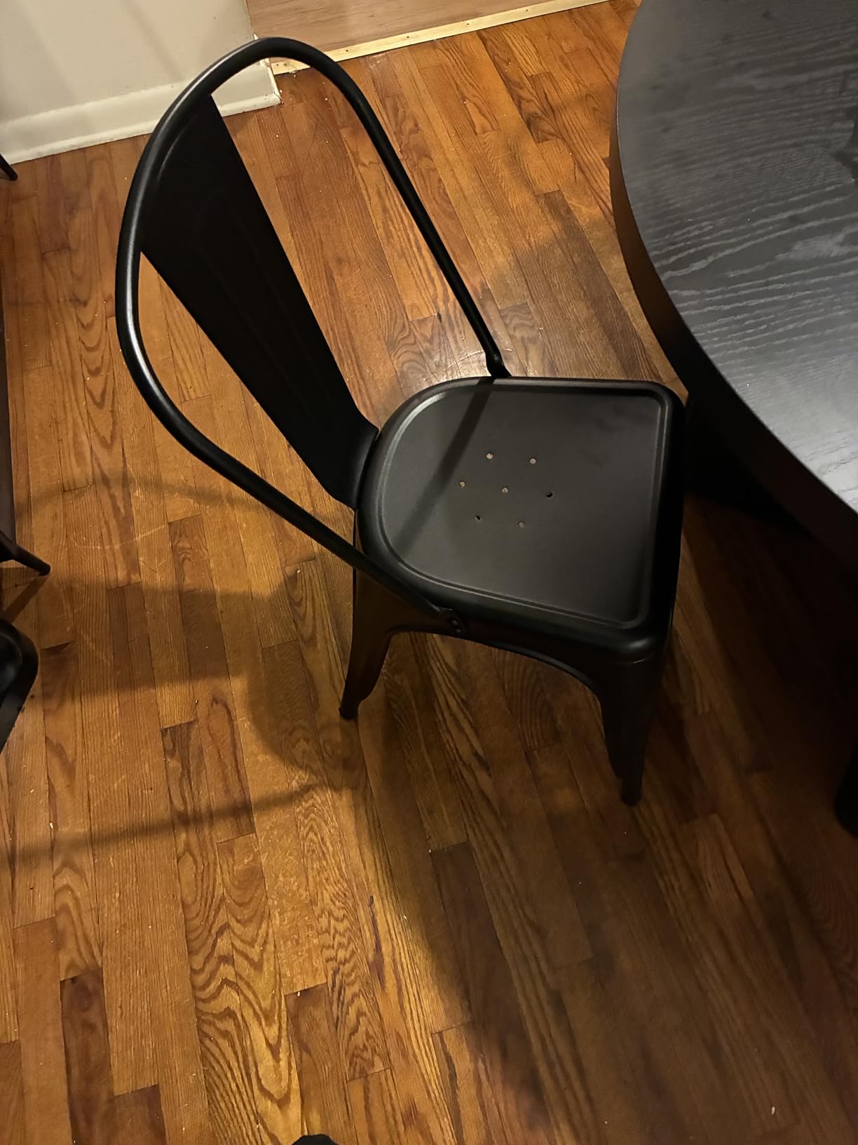 Amazon Basics Metal Dining Chairs, Easy to Assemble, Indoor/Outdoor, Stackable, Matte Black, 4-Pack customer photo 2