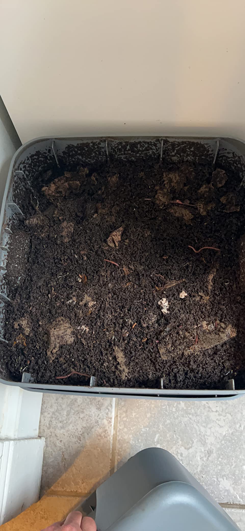 FCMP Outdoor - The Essential Living Composter, 2-Tray Worm Vermicomposter Bin (HF-LC4000v2-BLK) Black customer photo 2