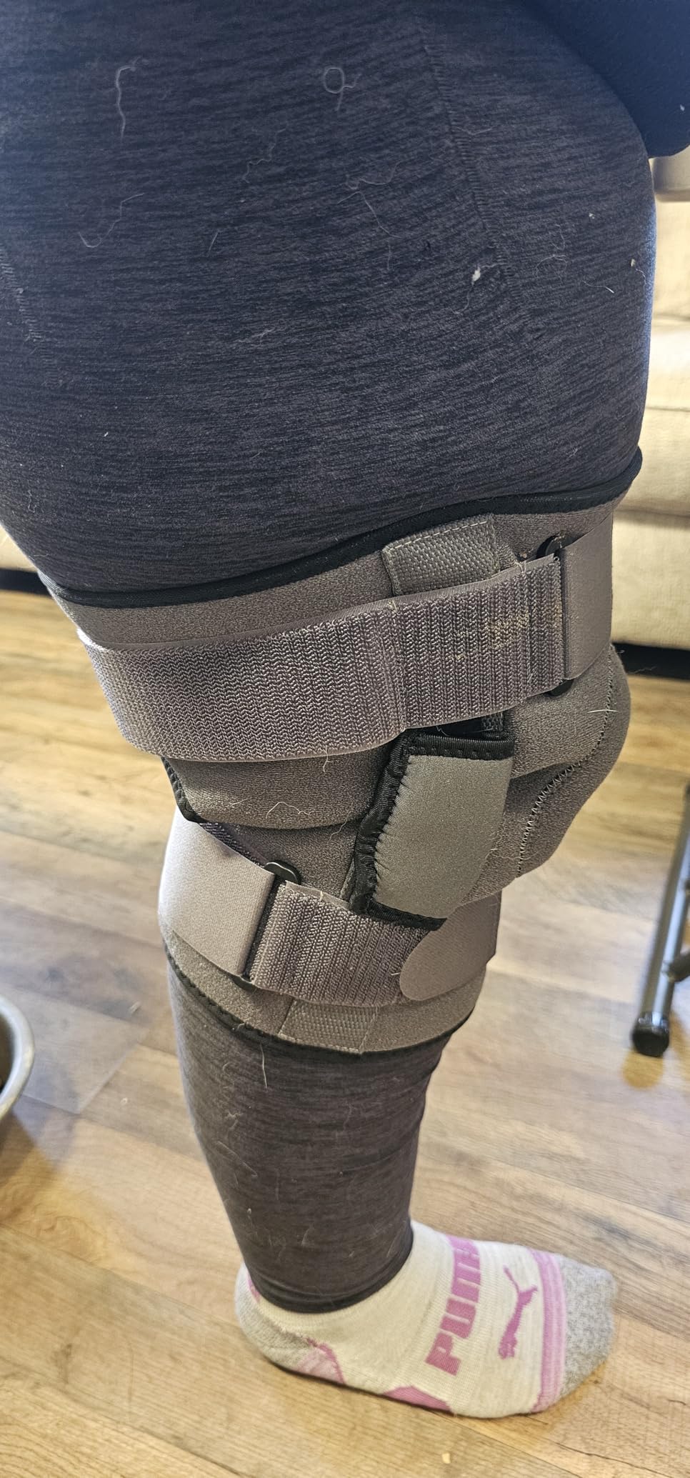 Sparthos Hinged Knee Brace - Relieves ACL, MCL, Meniscus Tear, Arthritis, Tendon Pain - Dual Metal Side Stabilizers - Support for Running, For Men and Women Check Size Chart (Large, 15½-20