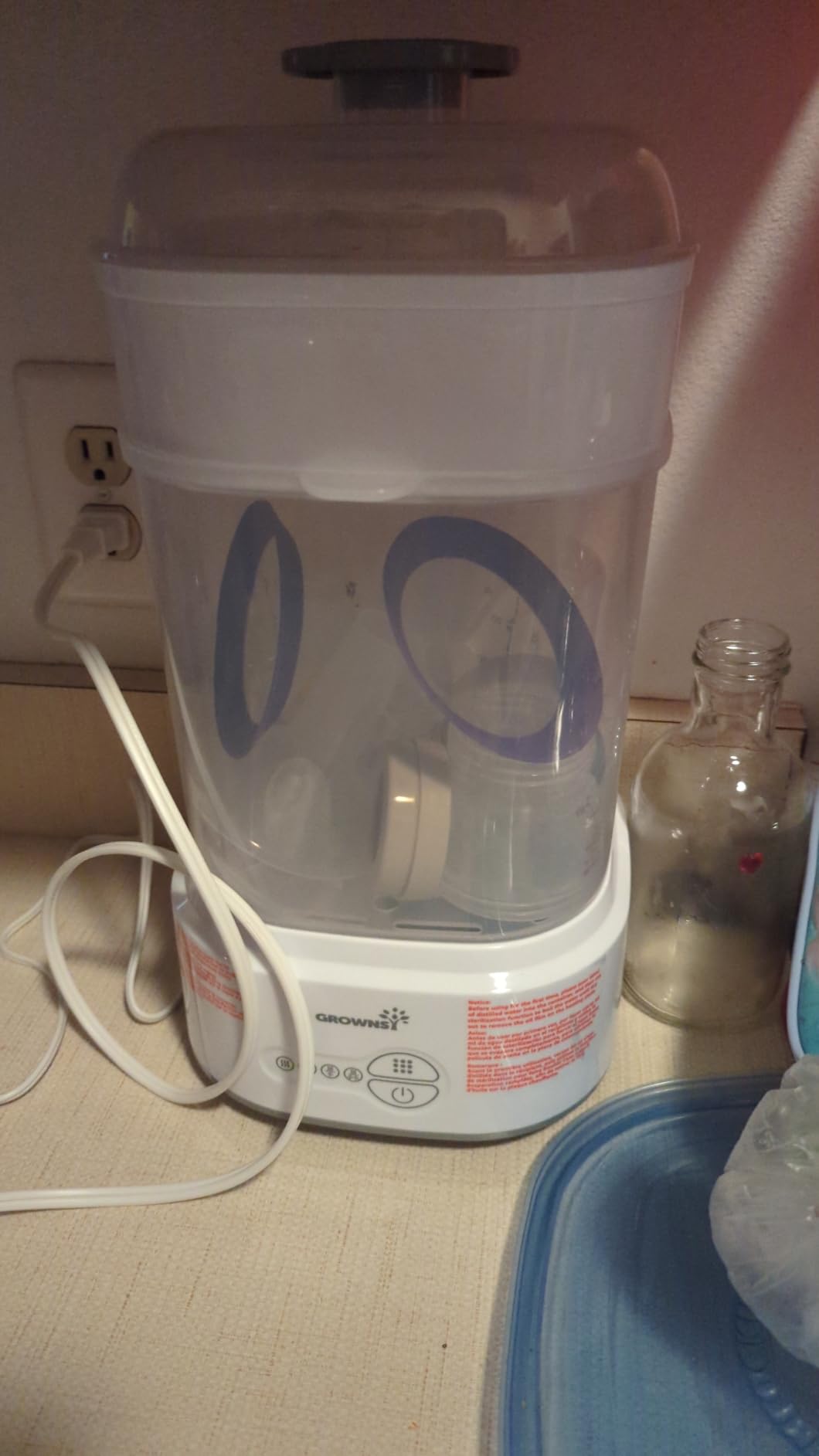 Grownsy Compact Baby Bottle Sterilizer and Dryer with Fast Sanitization, Holds 5 Bottles & Pump Parts customer photo 1