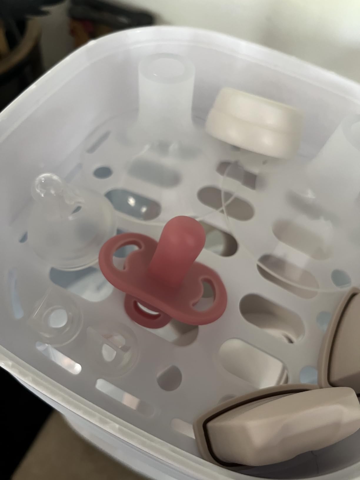 Grownsy Compact Baby Bottle Sterilizer and Dryer with Fast Sanitization, Holds 5 Bottles & Pump Parts customer photo 2