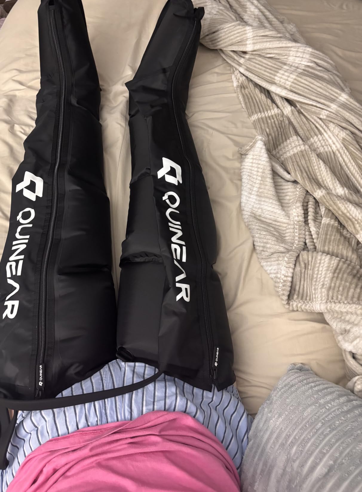 QUINEAR Leg Recovery Compression System for Athlete Post Workout, Professional Sequential Device for Massage Therapy, Foot and Leg Recovery Boots, Improve Circulation Reduce Muscle Soreness (Medium) customer photo 1