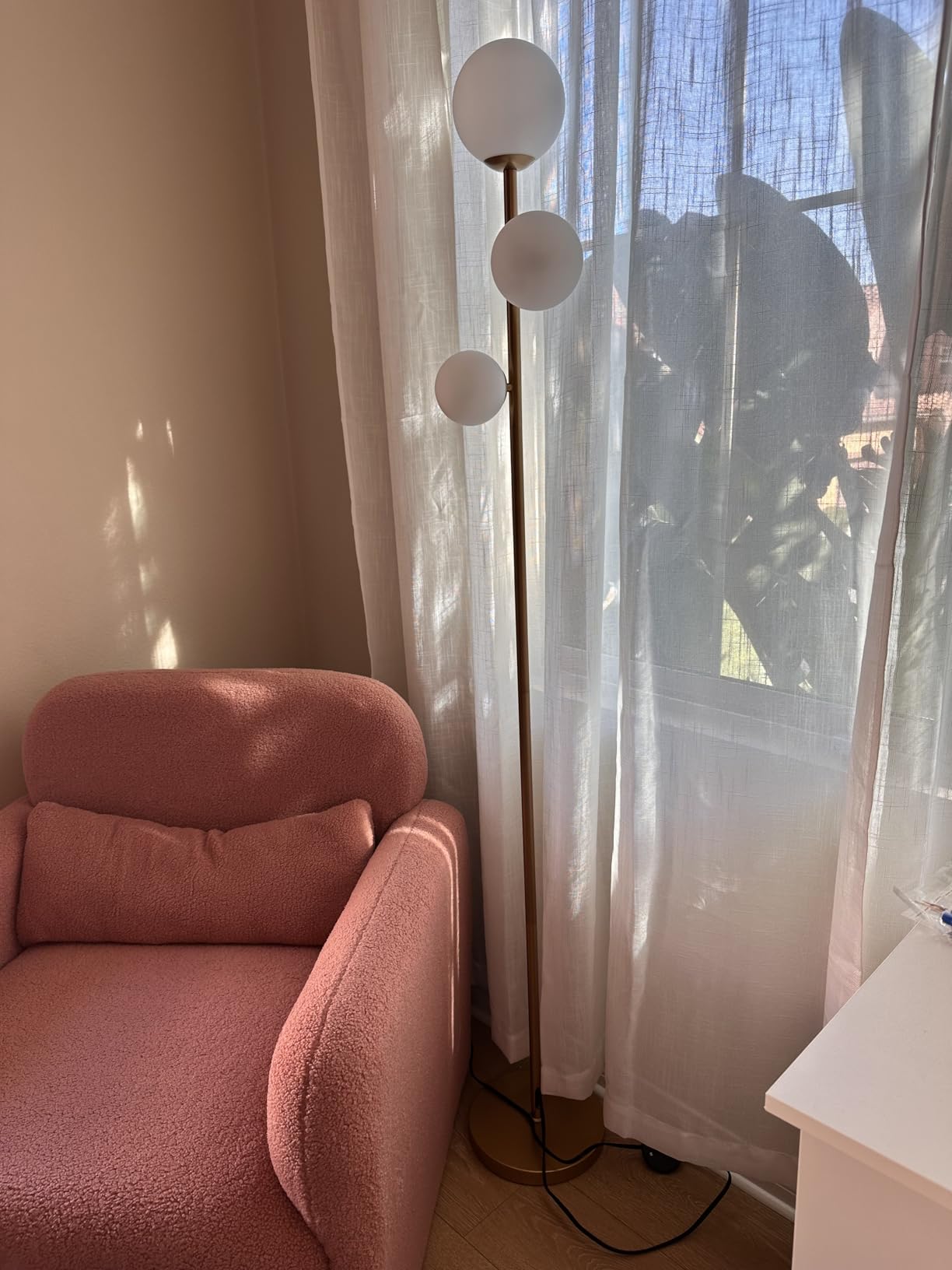 Fiqevs 3 Globe Floor Lamp Mid Century Modern, Gold Standing Lamp with Frosted Glass Shade & LED Bulbs, Tall Pole Light with Foot Switch for Living Room Bedroom Office - Antique Brass customer photo 2
