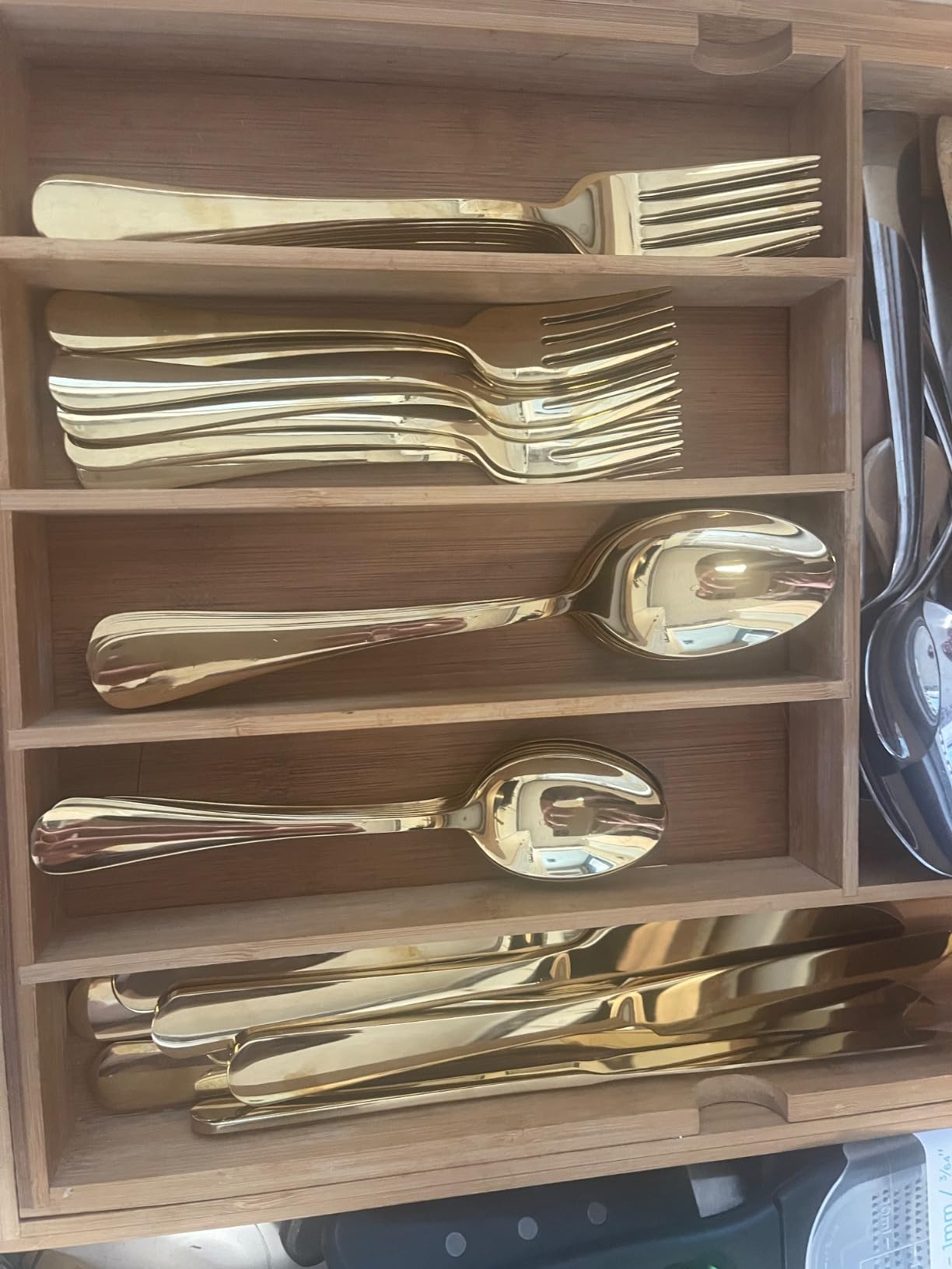 Aisoso Gold Silverware Set, 40-Piece Flatware Set Service for 8 | Stainless Steel Cutlery Set, Include Knife Fork Spoon, Stylish Mirror Finish, Great for Home Kitchen Restaurant customer photo 1