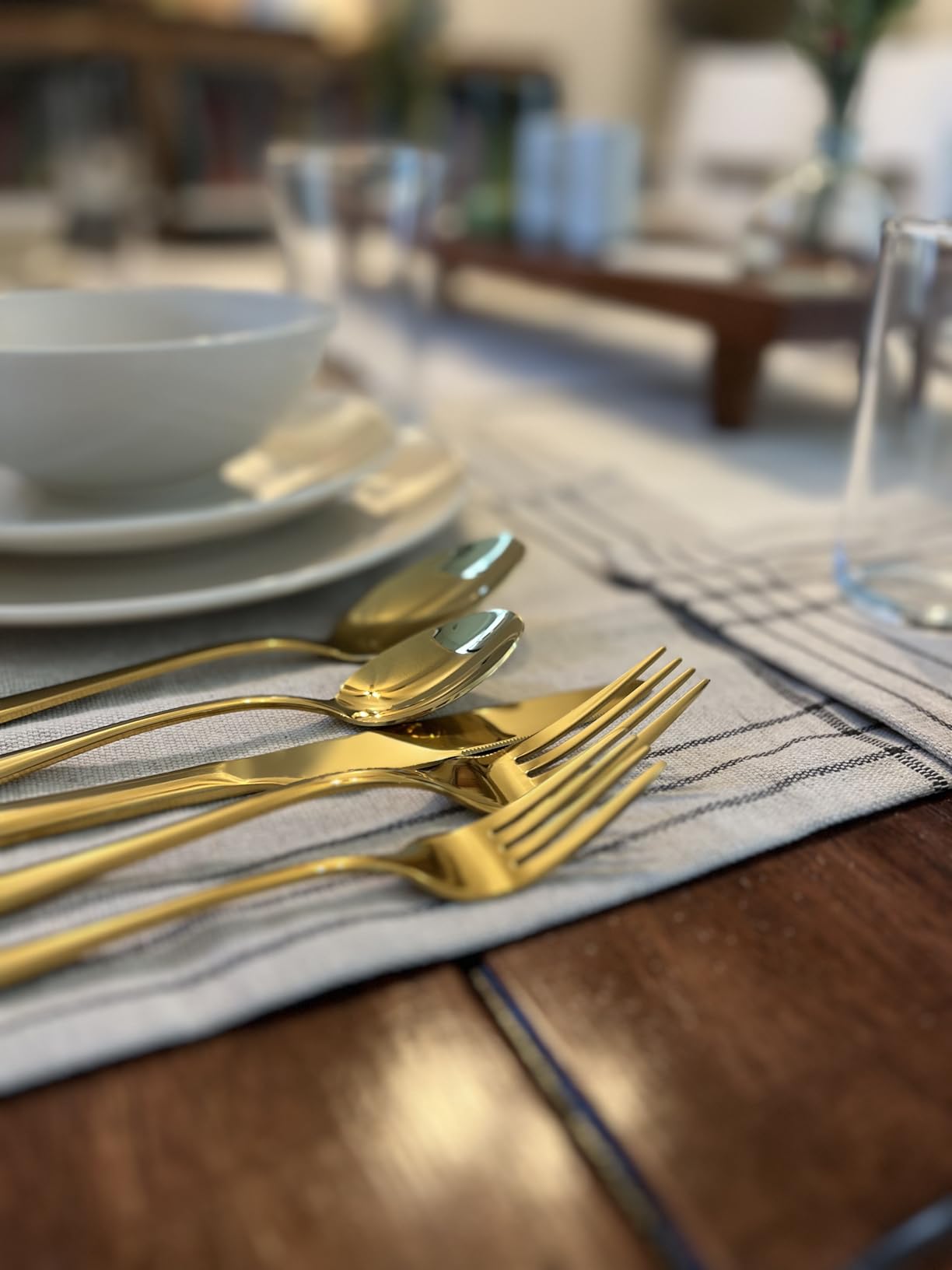 Aisoso Gold Silverware Set, 40-Piece Flatware Set Service for 8 | Stainless Steel Cutlery Set, Include Knife Fork Spoon, Stylish Mirror Finish, Great for Home Kitchen Restaurant customer photo 2