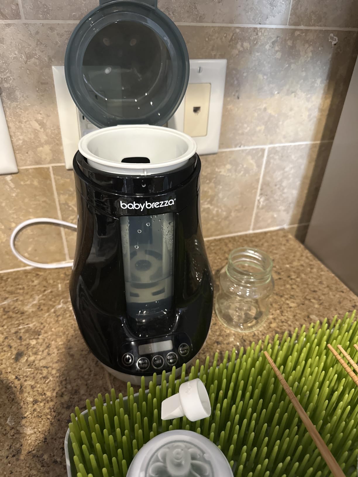 Baby Brezza Fast Baby Milk Warmer for All Bottles of Formula + Breastmilk | Distinct Temperatures for Safe Warming of Breastmilk or Formula - Universal Fit for All Bottles - Also Defrost Bags + Jars customer photo 1