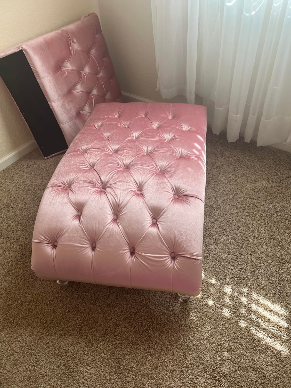 Velvet Chaise Lounge Chair with Toss Pillow, Modern Tufted Button Lounge Chair with Acrylic Legs, Upholstered Indoor Sleeper Chair for Living Room, Bedroom, Beige customer photo 2