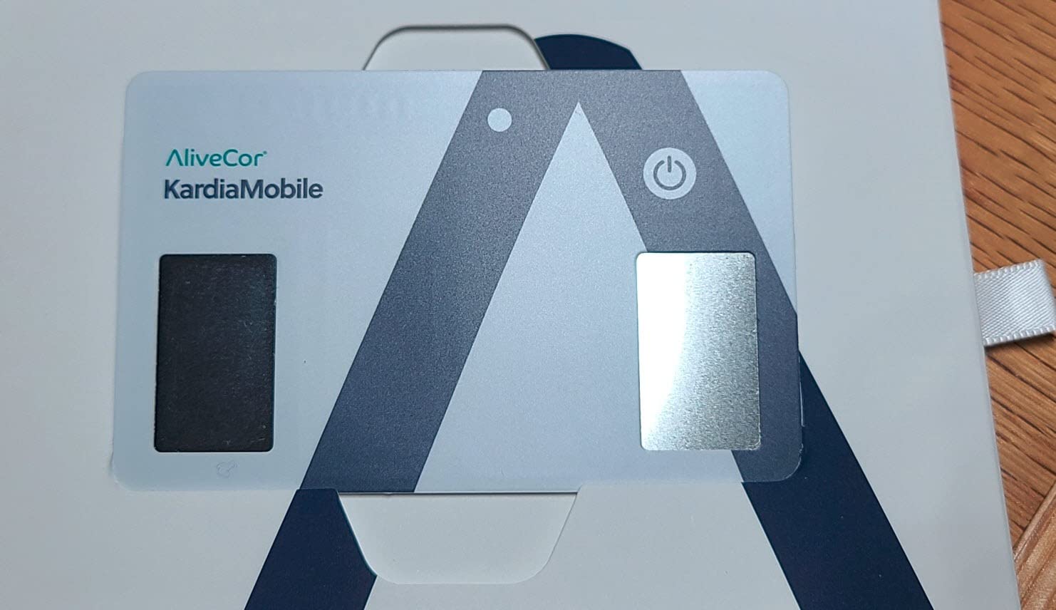 KardiaMobile Card Credit-Card Sized EKG, Medical-Grade & FDA-Cleared Personal Heart Monitor, Bluetooth Enabled, On-The-Go Check-Up Anywhere, Compatible with Most Smartphones, No Subscription Required customer photo 2