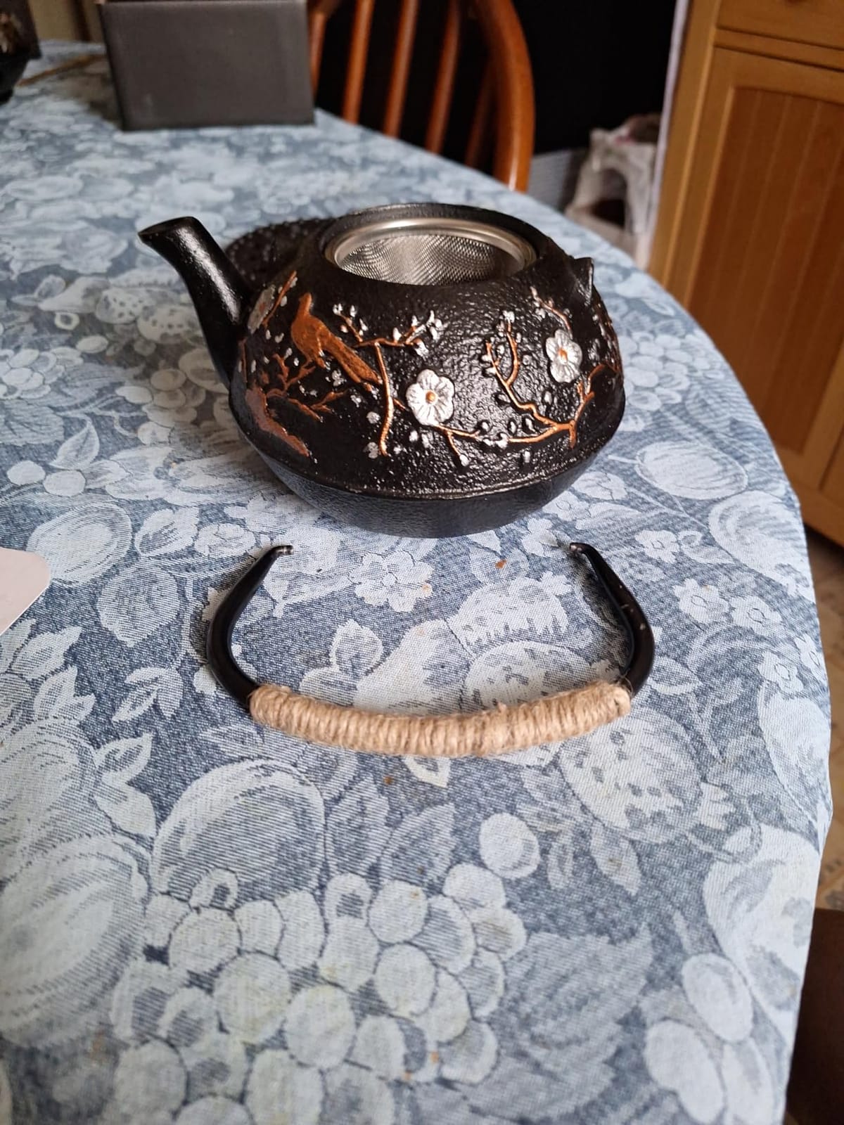 Dyna-Living Cast Iron Teapot 40.6oz Japanese Tea Kettle Set with 4 Tea Cups customer photo 1