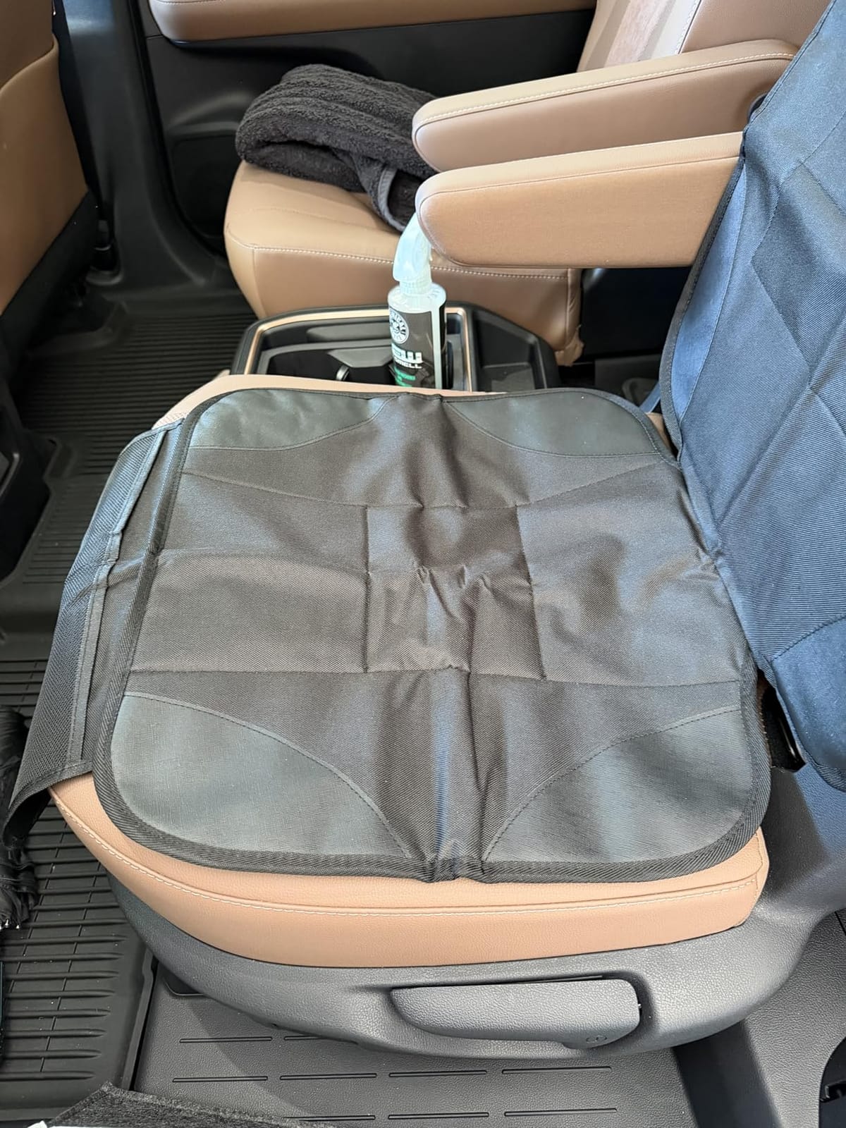 Siivton Car Seat Protector for Child Car Seat, Waterproof Car Seat Cover for Leather and Fabric Seats, 2 Mesh Pockets, Non-Slip Bottom, Thick Padding Cushion customer photo 2