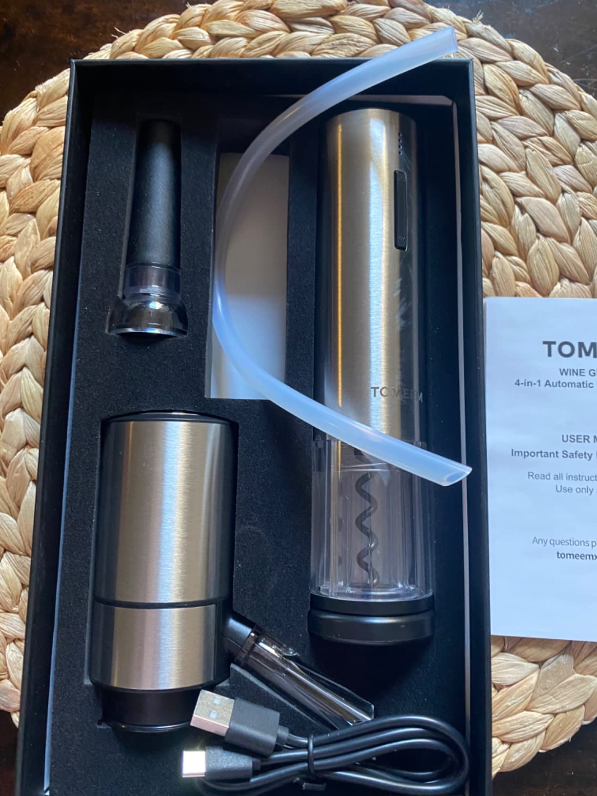 Rechargeable Electric Wine Gift Set - Aerator, Vacuum Stoppers, Foil Cutter and Bottle Opener for Home Bar and Outdoor Parties customer photo 2