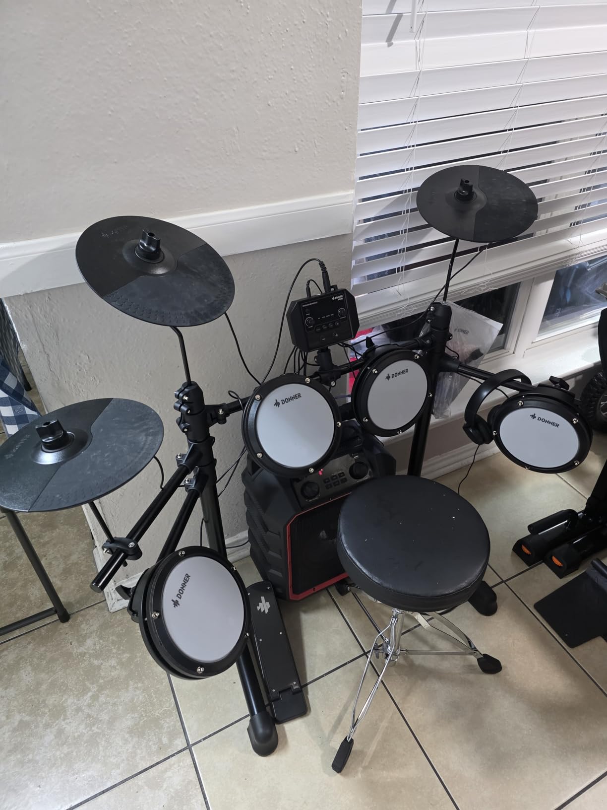 Donner DED-80 Electronic Drum Set with 4 Quiet Mesh Pads, 180+ Sounds, 2 Pedals, Throne, Headphones, Sticks, and Melodics Lessons customer photo 1