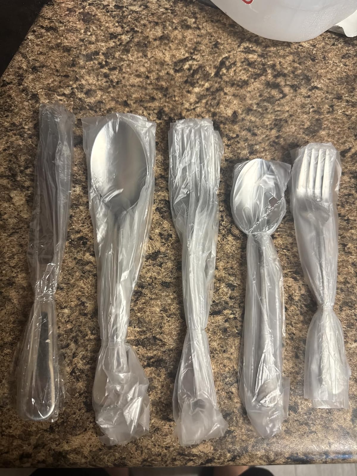 40 Piece Silverware Set Service for 8, Premium Stainless Steel Flatware Set, Mirror Polished Cutlery Utensil Set, Durable Home Kitchen Eating Tableware Set, Include Fork Knife Spoon Set, Dishwasher Safe customer photo 1