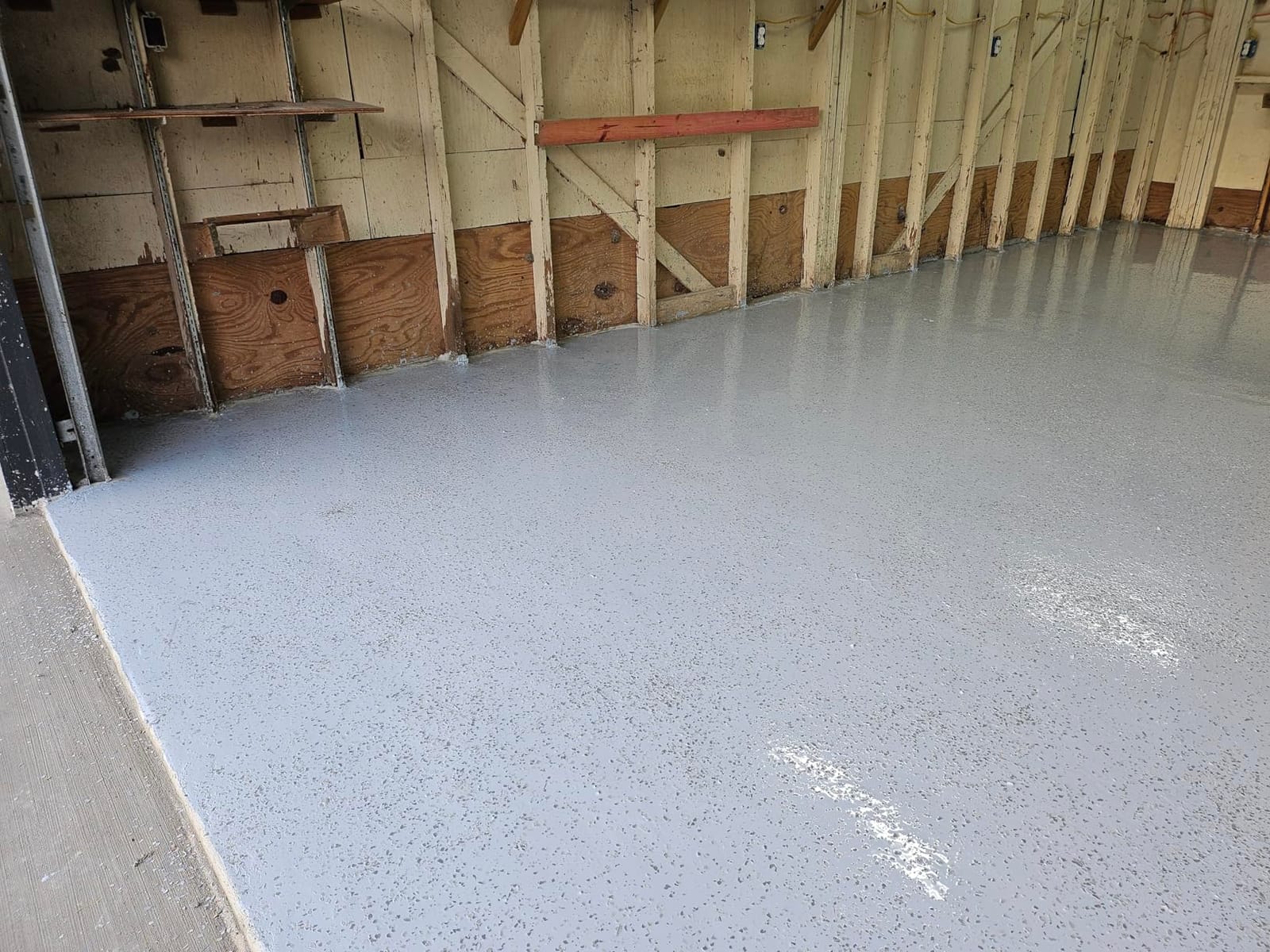ArmorPoxy Garage Epoxy Floor Kit - 100% Solids 2 Part Industrial-Grade Coating with UltraGlaze Topcoat, 300 Sq Ft, Designer Gray, 17 pc kit customer photo 1