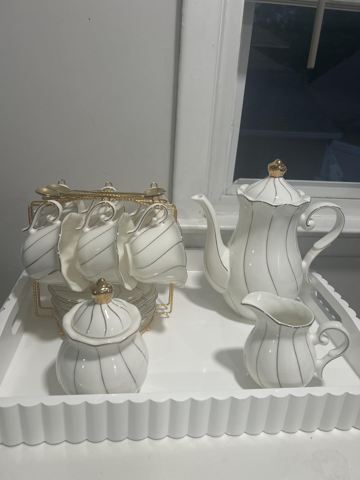 DUJUST 22 pcs White Porcelain Tea Set for 6, Luxury British Style Tea/Coffee Cup Set with Golden Trim, Beautiful Tea Set for Women, Tea Party Set, Gift Package (With a Stand) customer photo 2