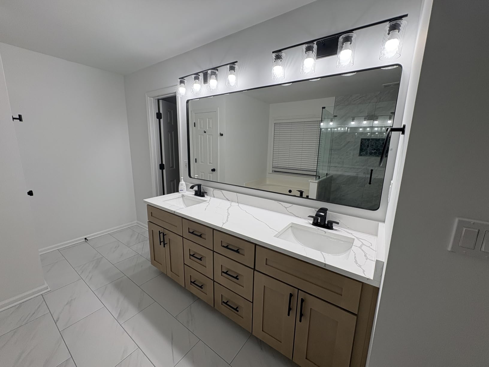 LOAAO 48X32 Inch Black Metal Framed Bathroom Mirror for Wall, Matte Black Bathroom Vanity Mirror Farmhouse, Large Rounded Rectangle Mirror, Anti-Rust, Tempered Glass, Hangs Horizontally or Vertically customer photo 2