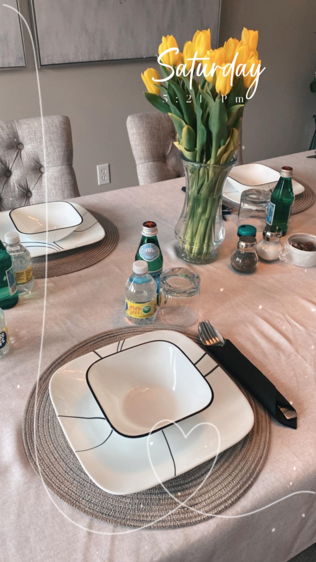Corelle Vitrelle 18-Piece Service for 6 Square Dinnerware Set Triple Layer Glass and Chip Resistant, Lightweight Square Plates and Bowls Set, Pure White customer photo 1