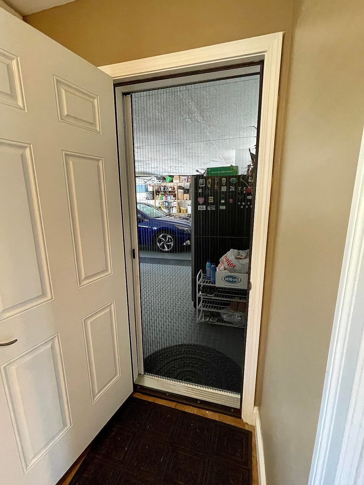MaKefeile No-Drilling Retractable Screen Door, Folding Sliding Screen Doors with Aluminum Frame for Patio French Front Door Bedroom kitchen, Custom Screen for Single/Double Door, Customize Size, White customer photo 2