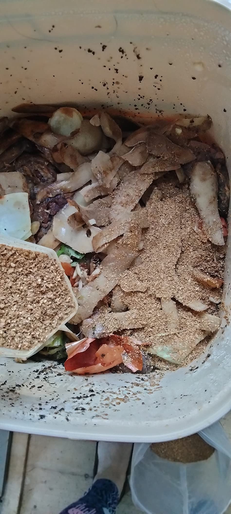All Seasons Indoor Compost Kit, 4.4 Gal Black Organko Bin Plus 2 lb Bokashi | Compost Meat Bones Dairy, Makes Compost Tea Fertilizer, 77% Recycled Plastic, Includes 2 lb Bokashi Bran - Cup Presser Scoop customer photo 2