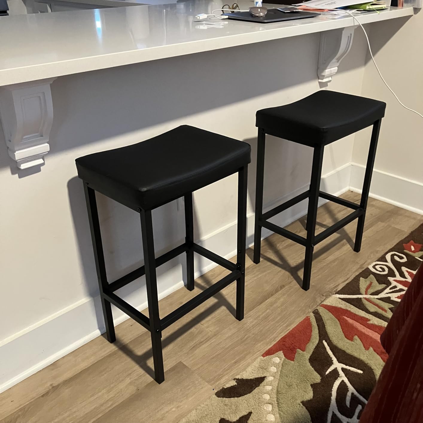 HOOBRO Bar Stools, Set of 2 Bar Chairs, Counter Height Stools, Saddle Barstools with Curved Surface, 24.8 Inches, 2.4