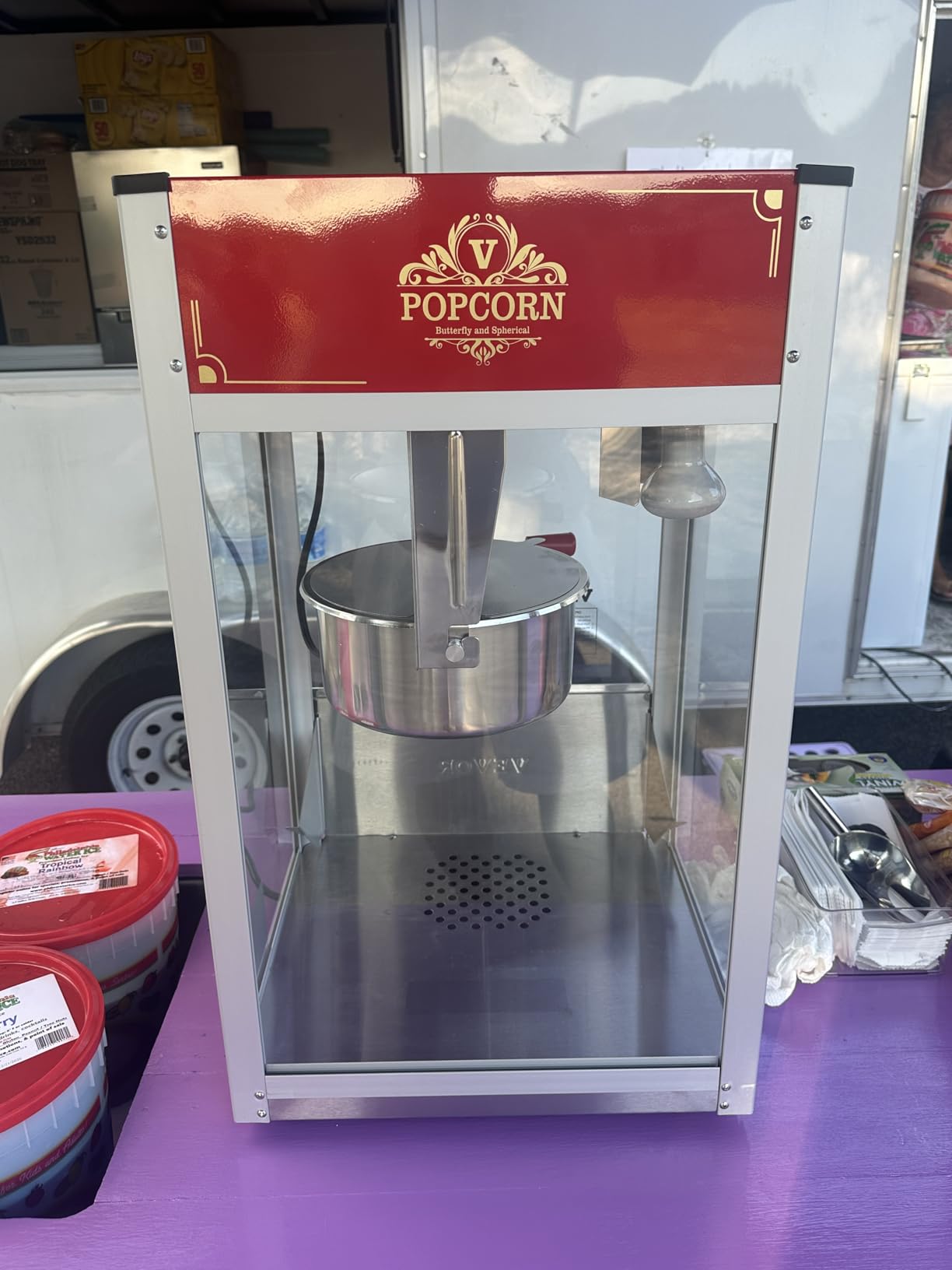 VEVOR Commercial Popcorn Machine, 12 Oz Kettle, 1440W Countertop Popcorn Maker for 80 Cups per Batch, Theater Style Popper with 3-Switch Control, Steel Frame, Tempered Glass Doors customer photo 2