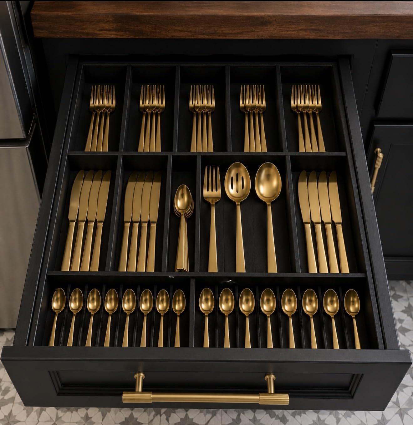 Alata Cube Black 20-Piece Forged Silverware Set Stainless Steel Flatware Set, Service for 4, Matte Satin Polished Cutlery Set, Dishwasher Safe customer photo 1
