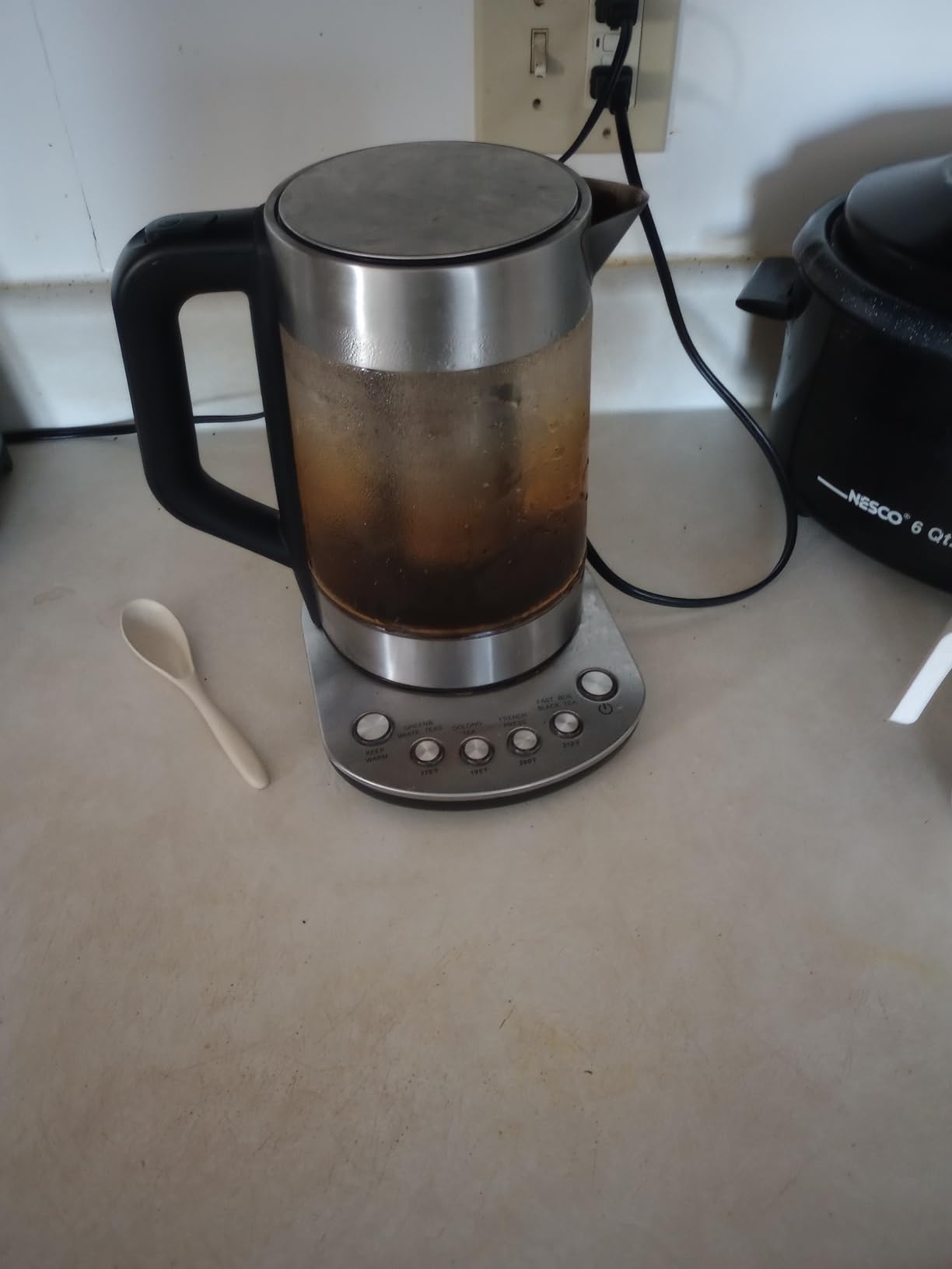 Magic Mill Pro Electric Kettle with tea Infuser and Temperature Control - Keep Warm Function, Rapid Boil, Automatic Safety Shut Off, BPA Free, No Plastic on Water, British Patent Technology, Large 1.7L customer photo 1