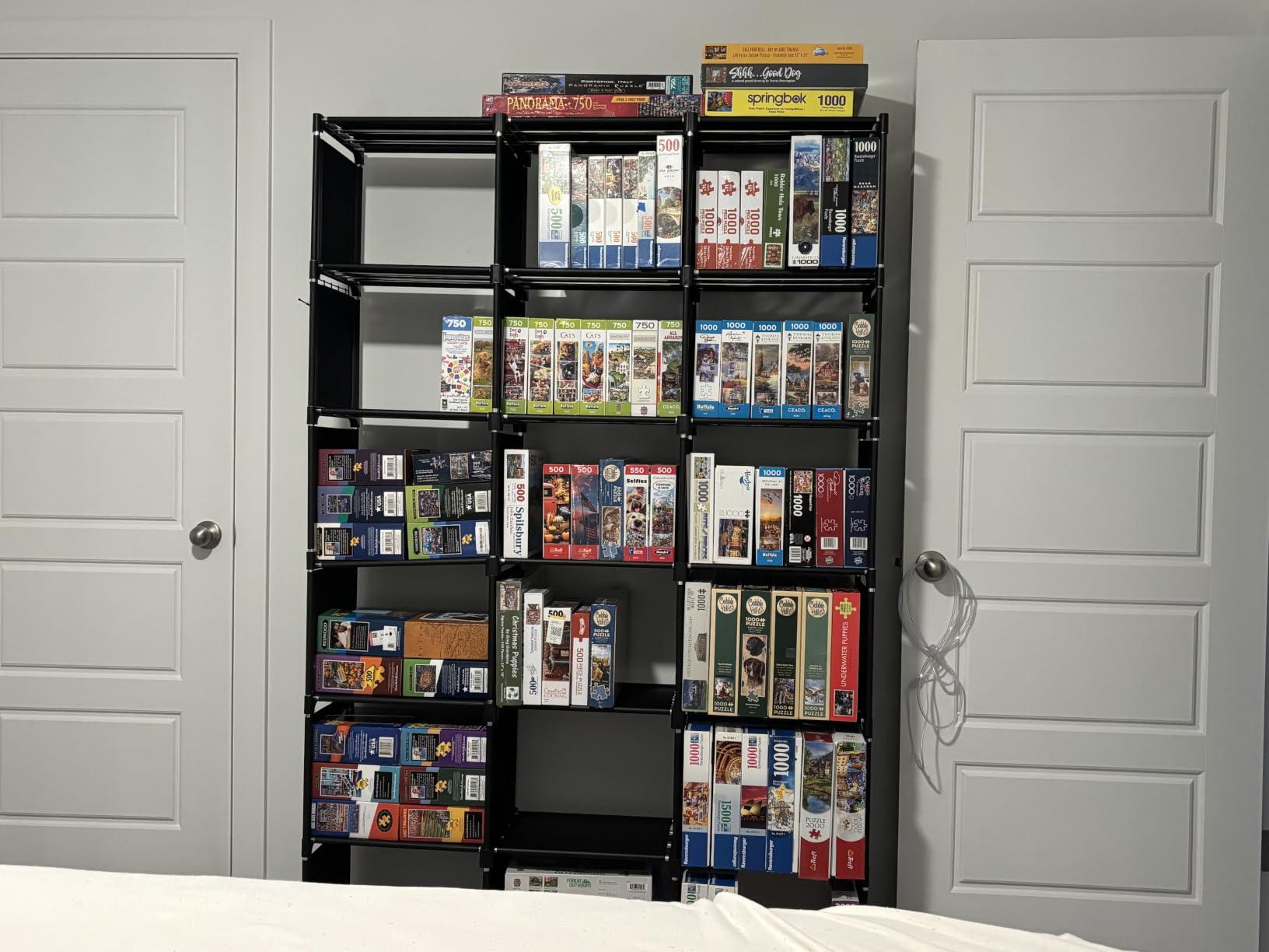 Mavivegue Bookcase, 18-Cube Extra Large Book Shelf, DIY Cube Storage Organizer for Bedroom, Living Room, Home Office - Black customer photo 1