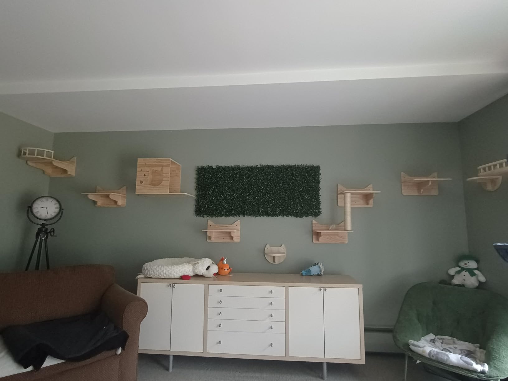 Cat Wall Shelves for Large Cats, 9PCS Solid Pine Cat Wall Furniture Set with House, Ladder Steps & Sisal Scratching Posts, Sturdy Mounted Climbing Shelves for Indoor Cats customer photo 1