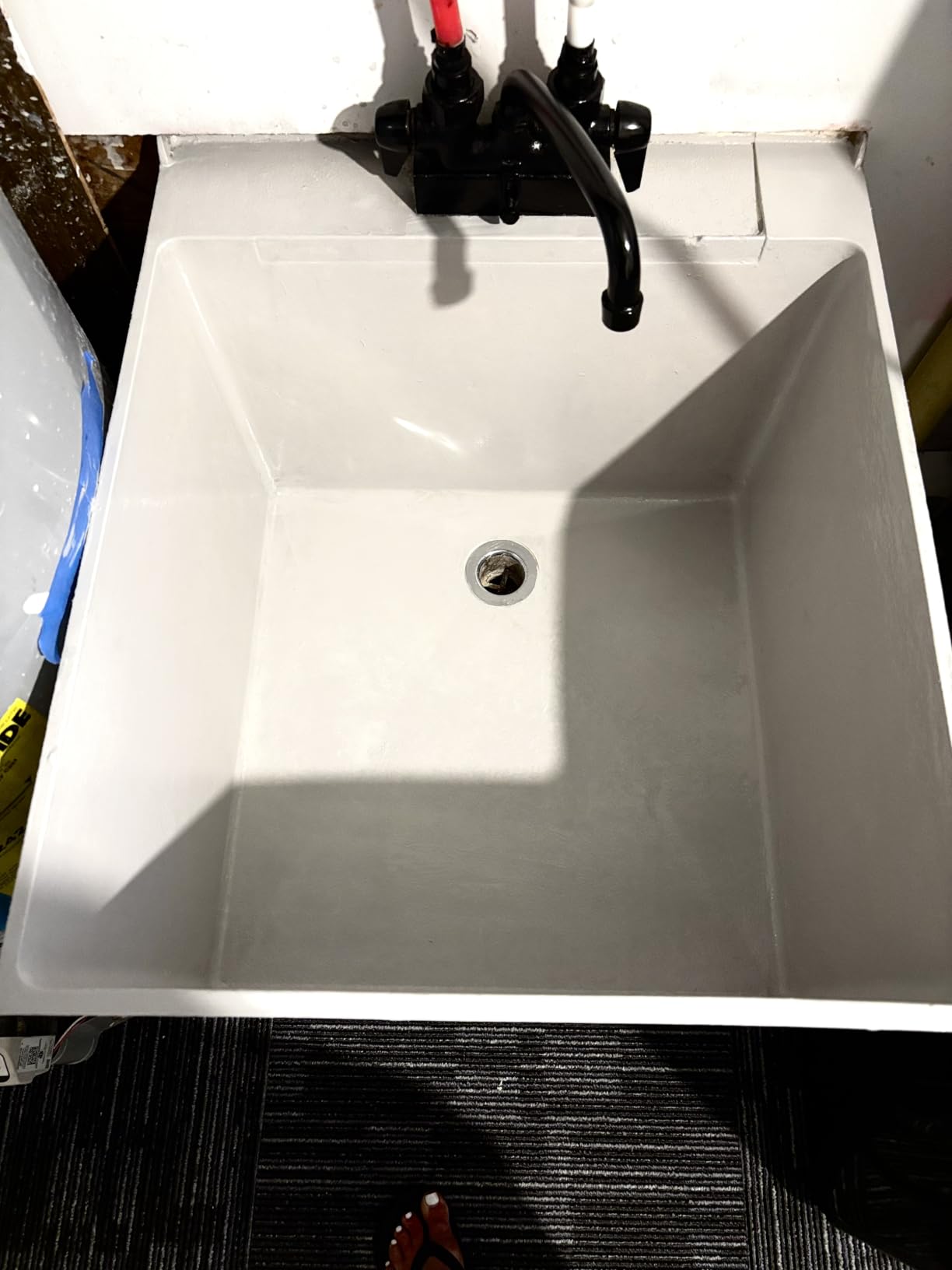 DWIL Tile Paint, Tub and Tile Refinishing Kit with Tools, Water-based Bathtub Paint - Low Odor, Easy to Use, 25-30sq.ft, 16.5oz, Semi-Gloss White customer photo 1
