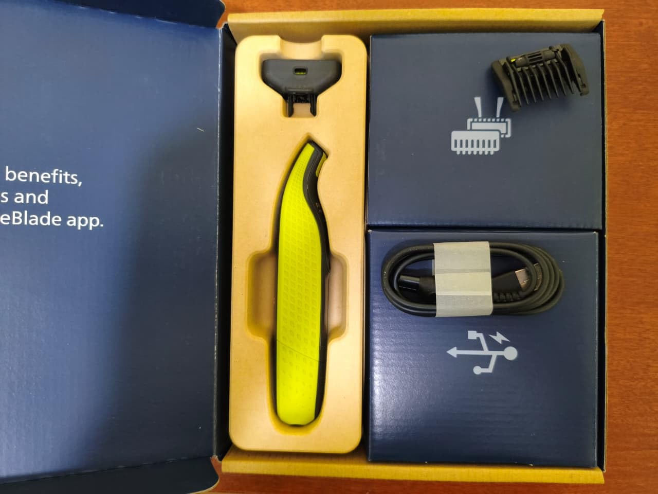Norelco Philips OneBlade 360 Hybrid Face Trimmer and Shaver, 360 Blade Technology, 5-length Comb, 100% Showerproof, QP2724/90 customer photo 2