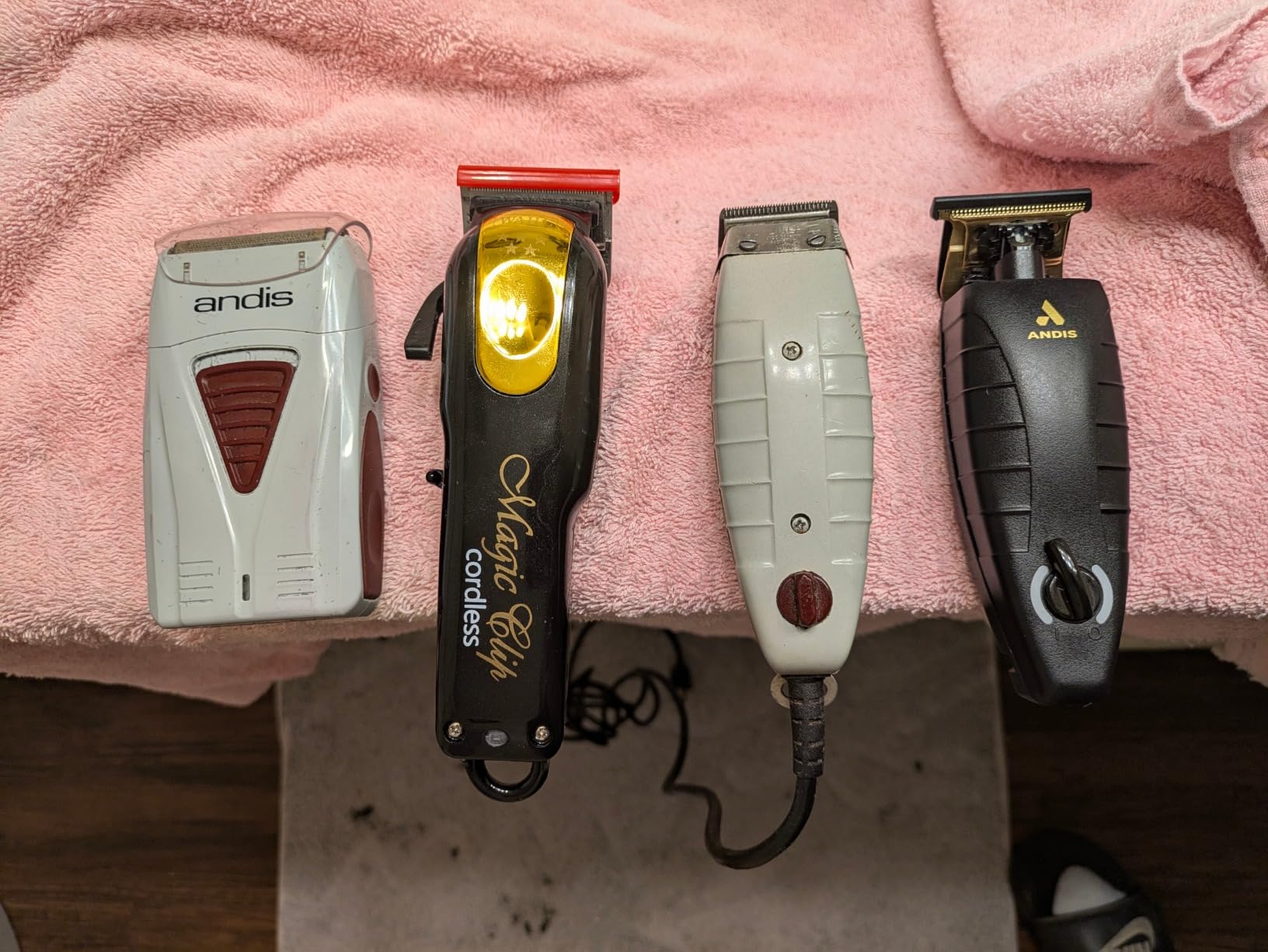 Andis 74150 GTX-EXO Professional Electric Beard & Hair Trimmer, Black | with Rechargeable Lithium-ion Battery, Charging Stand included, Cord/Cordless customer photo 2